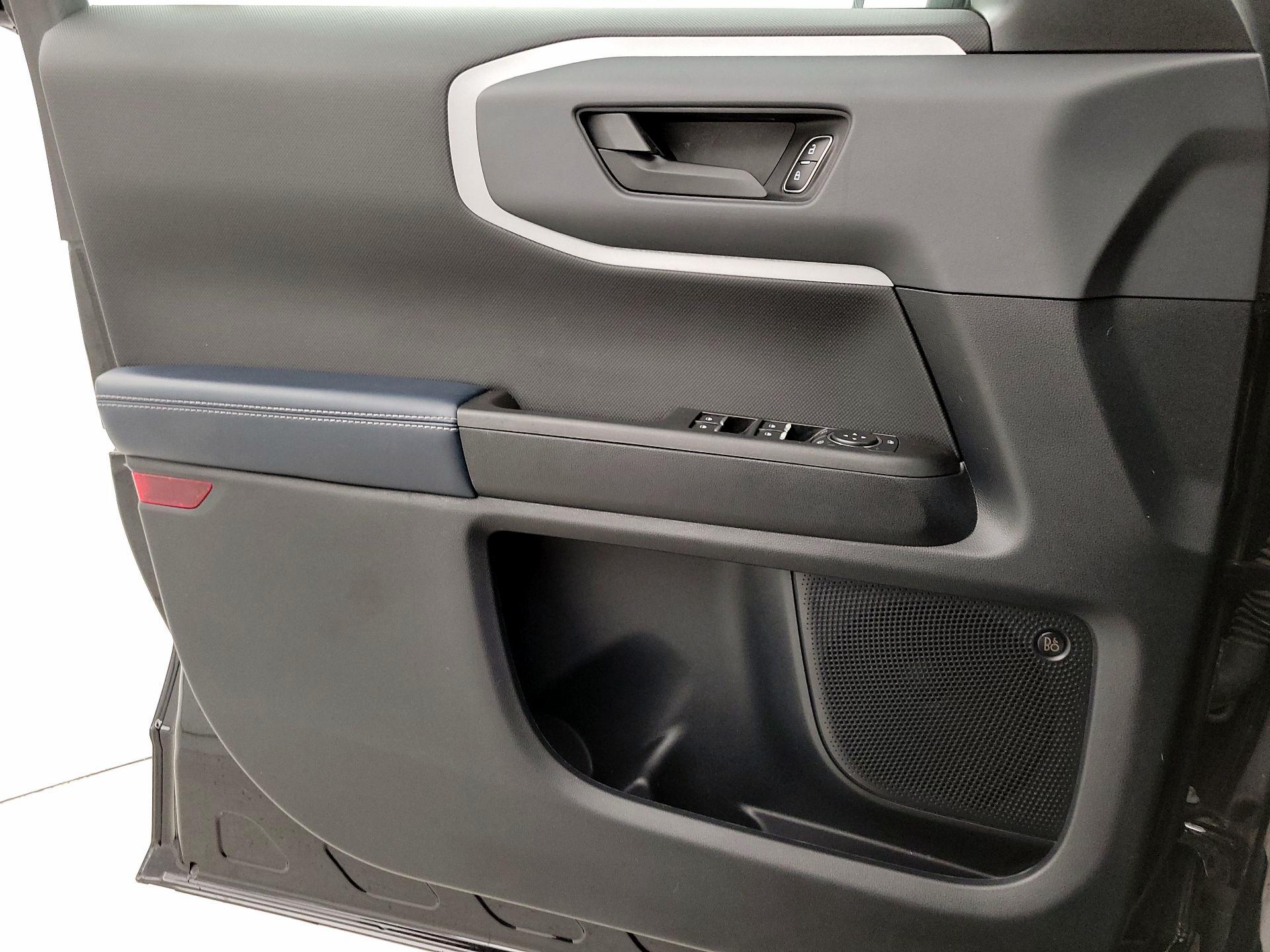 Thumbnail: 2022 Ford Bronco Sport - 12