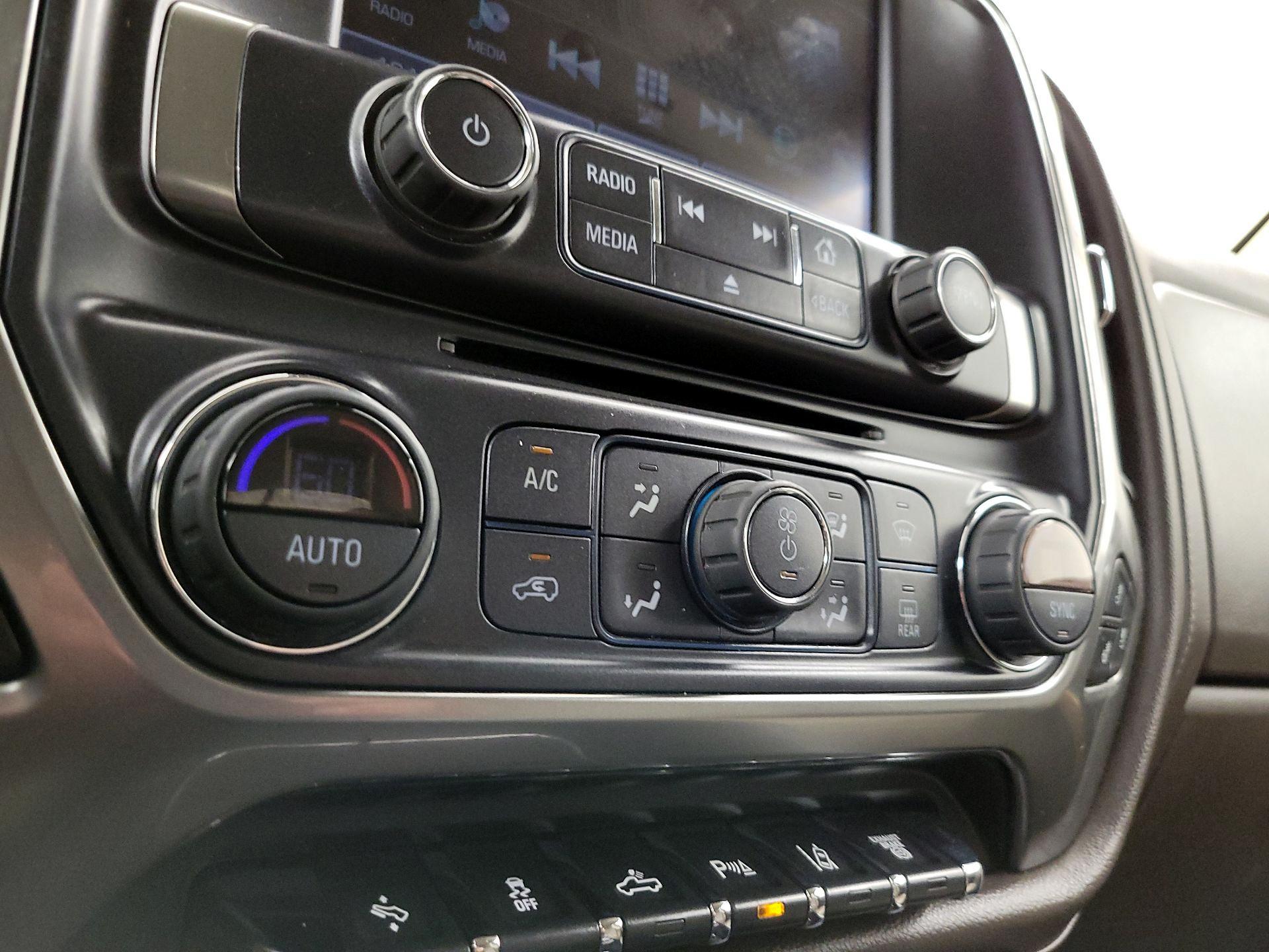 Thumbnail: 2019 Chevrolet Silverado 3500 - 17