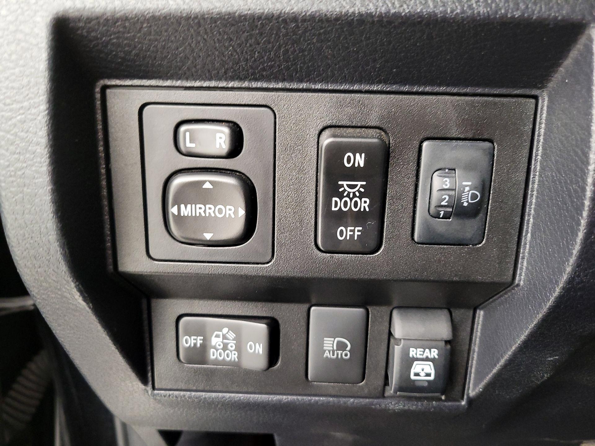 Thumbnail: 2019 Toyota Tundra - 13
