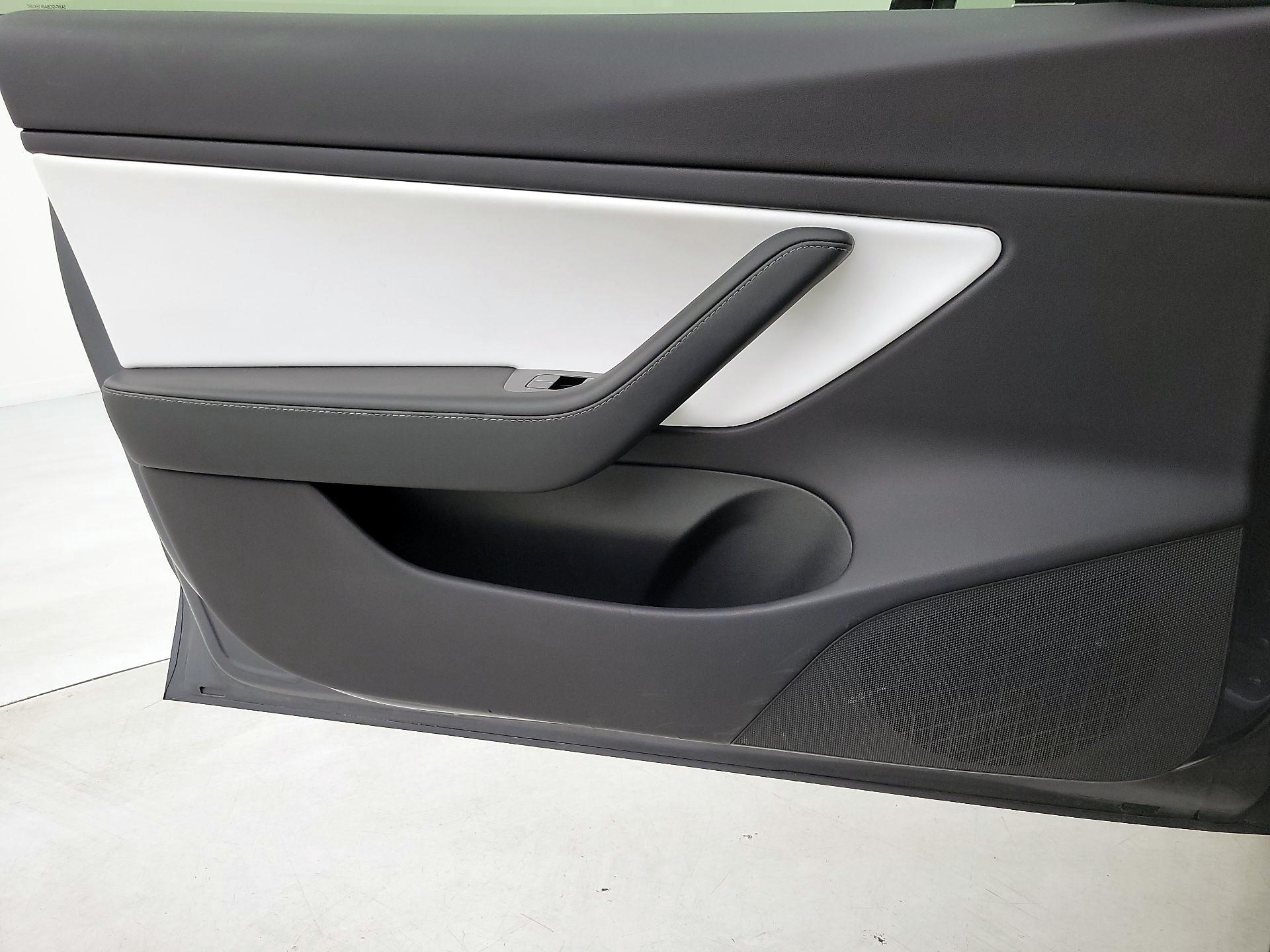 Thumbnail: 2019 Tesla Model 3 - 12