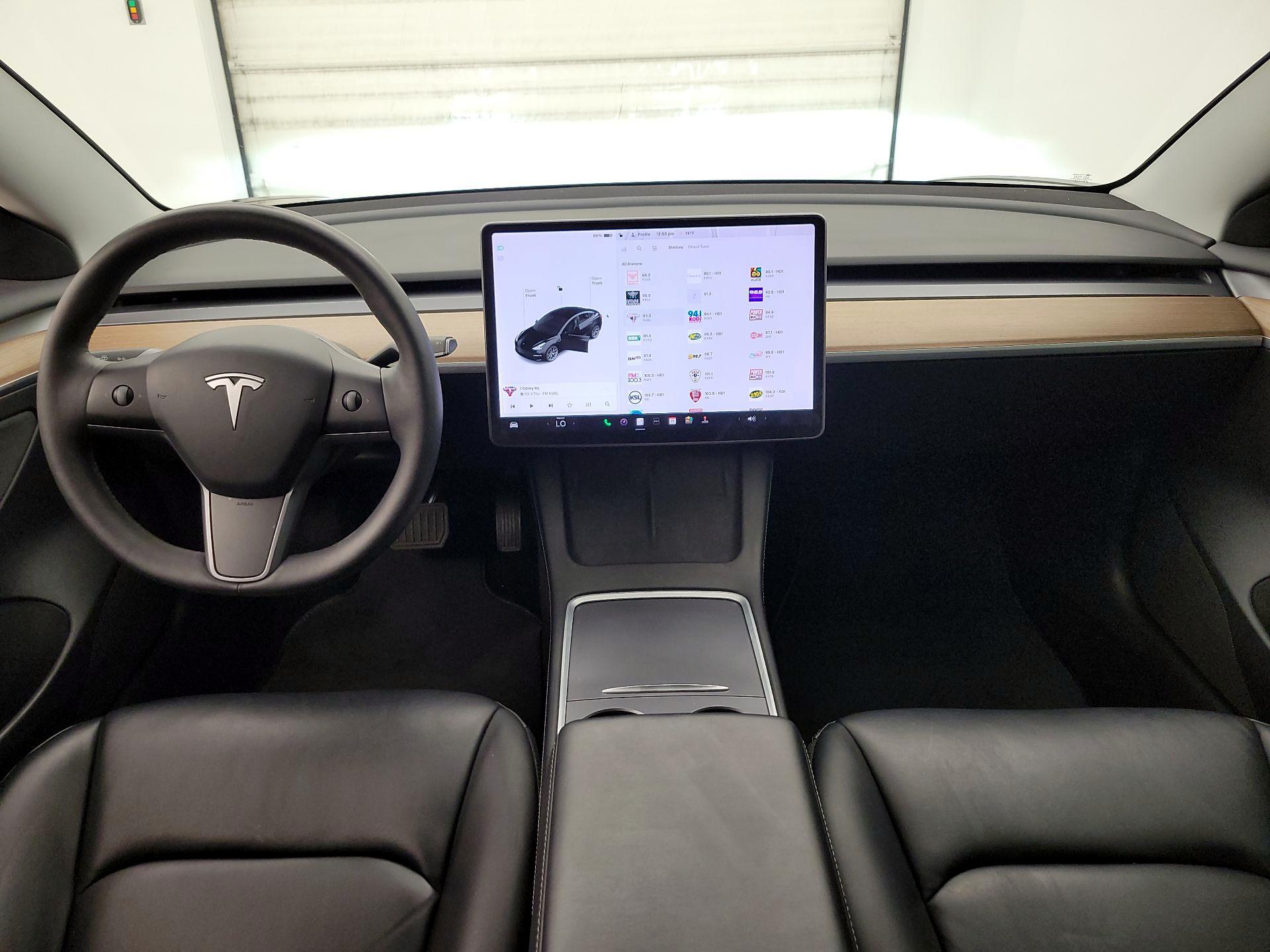 Thumbnail: 2021 Tesla Model 3 - 9