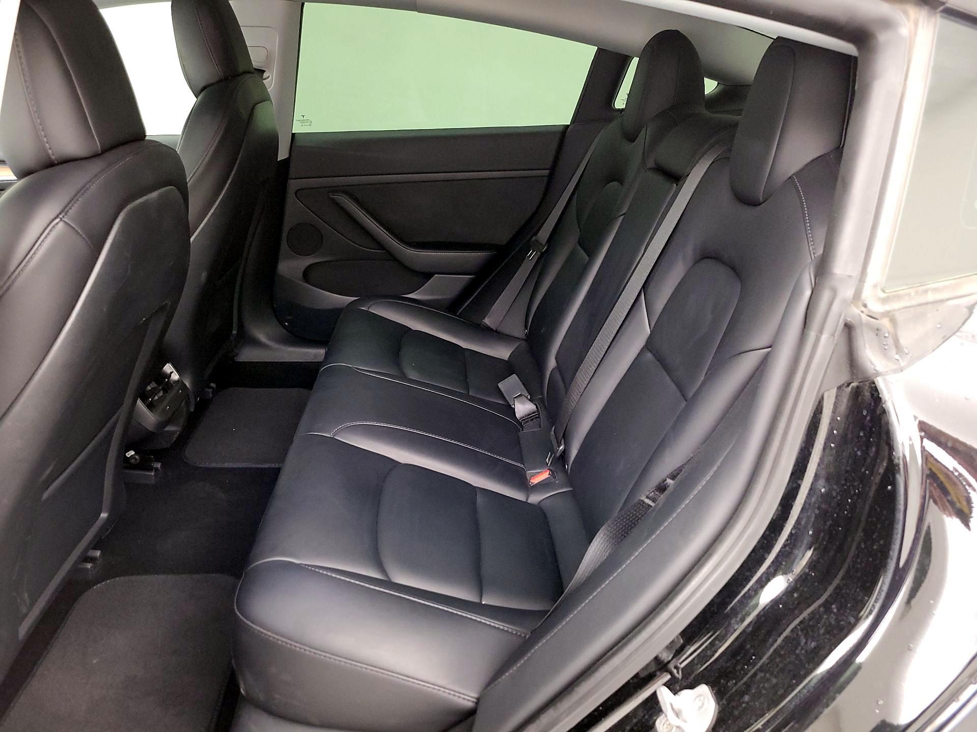 Thumbnail: 2021 Tesla Model 3 - 19