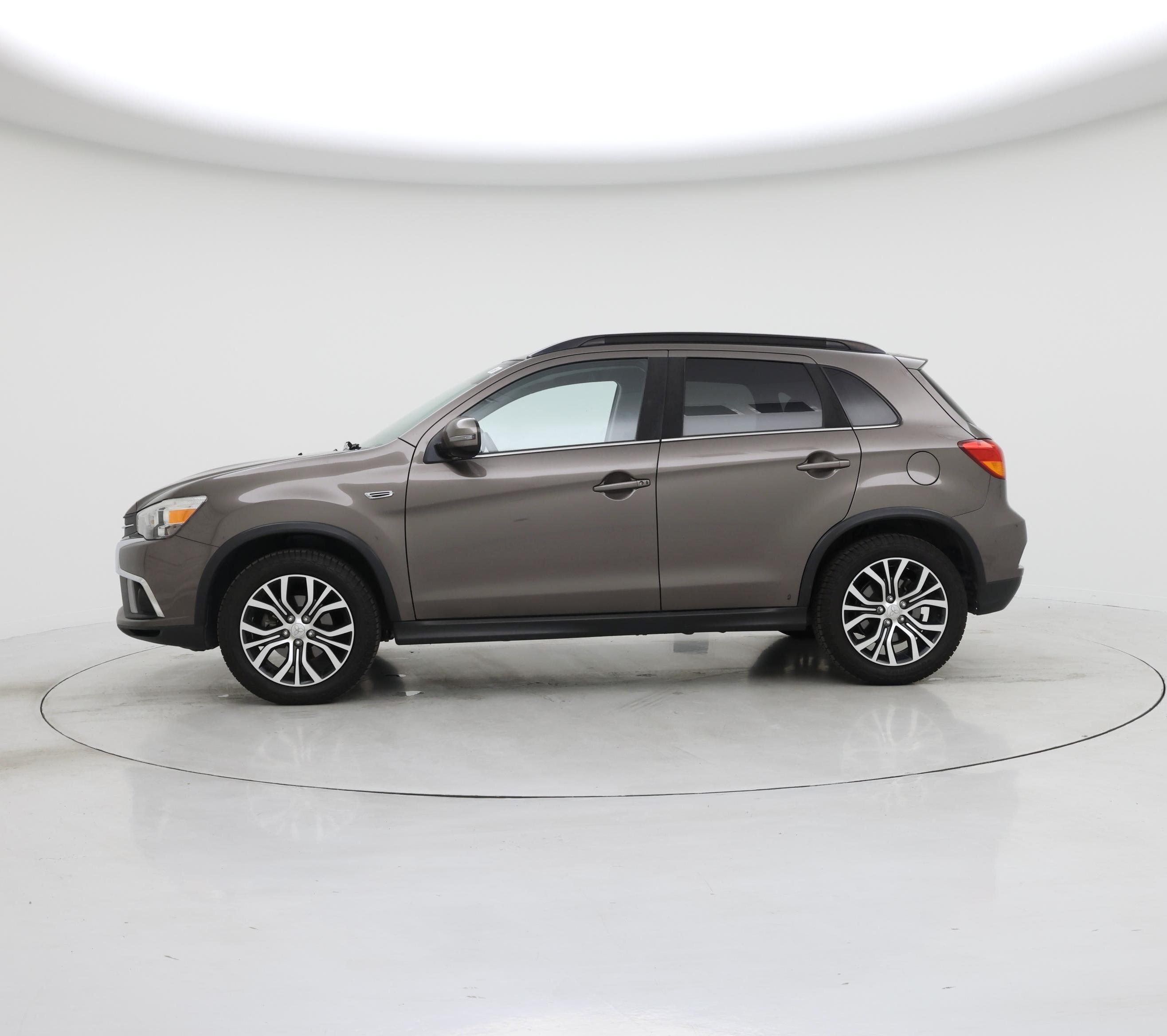 Thumbnail: 2018 Mitsubishi Outlander Sport - 3