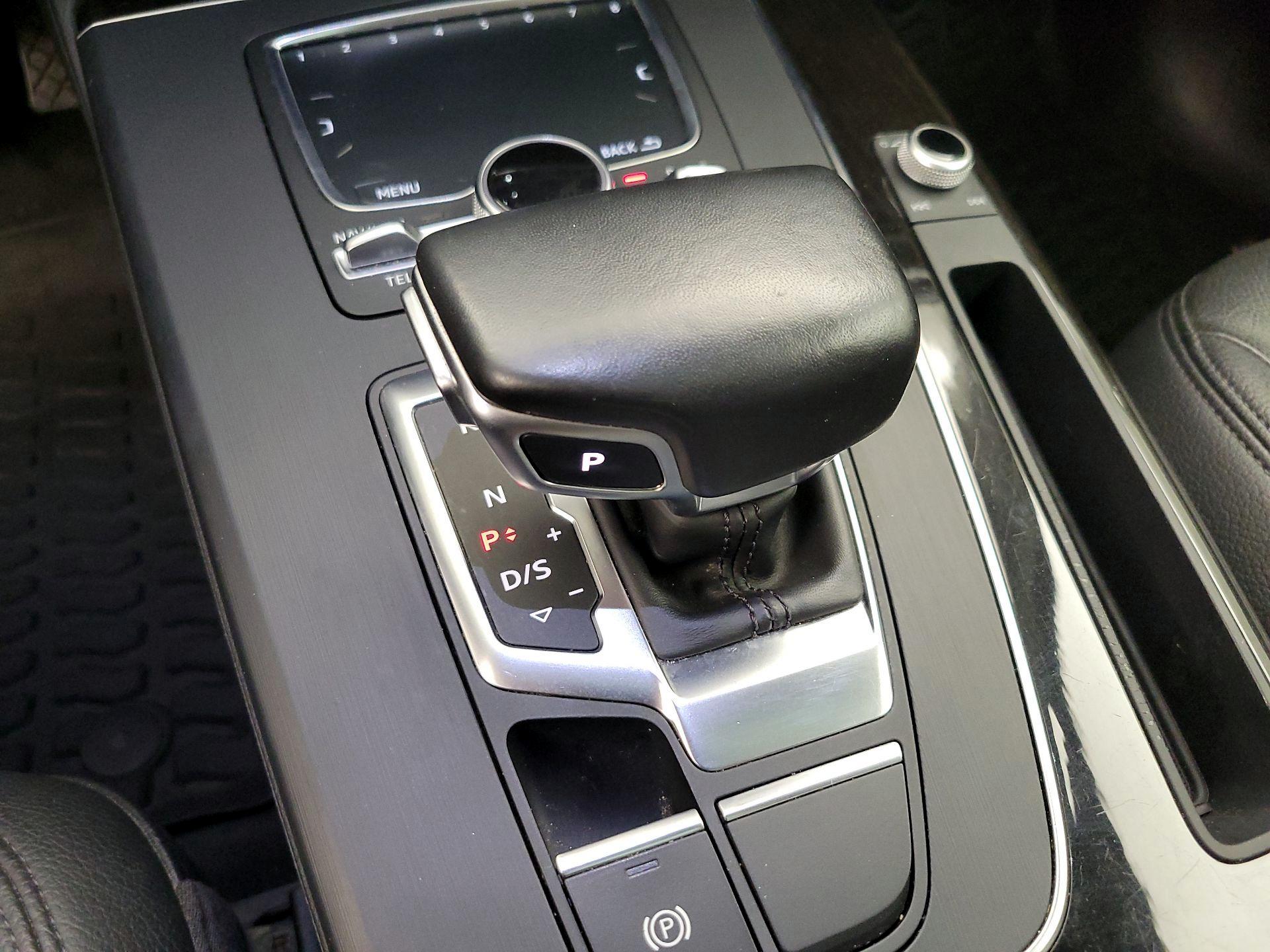 Thumbnail: 2018 Audi Q5 - 18