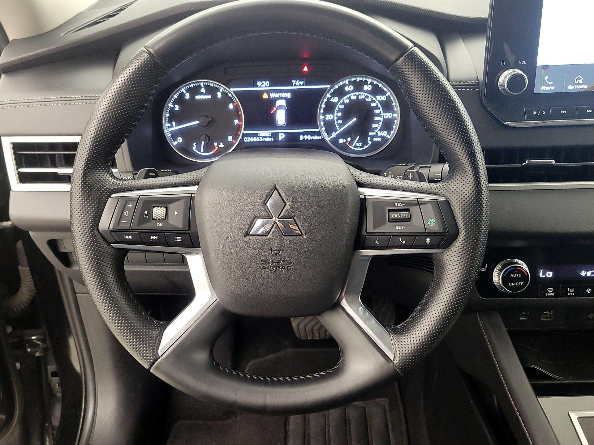 Thumbnail: 2022 Mitsubishi Outlander - 10