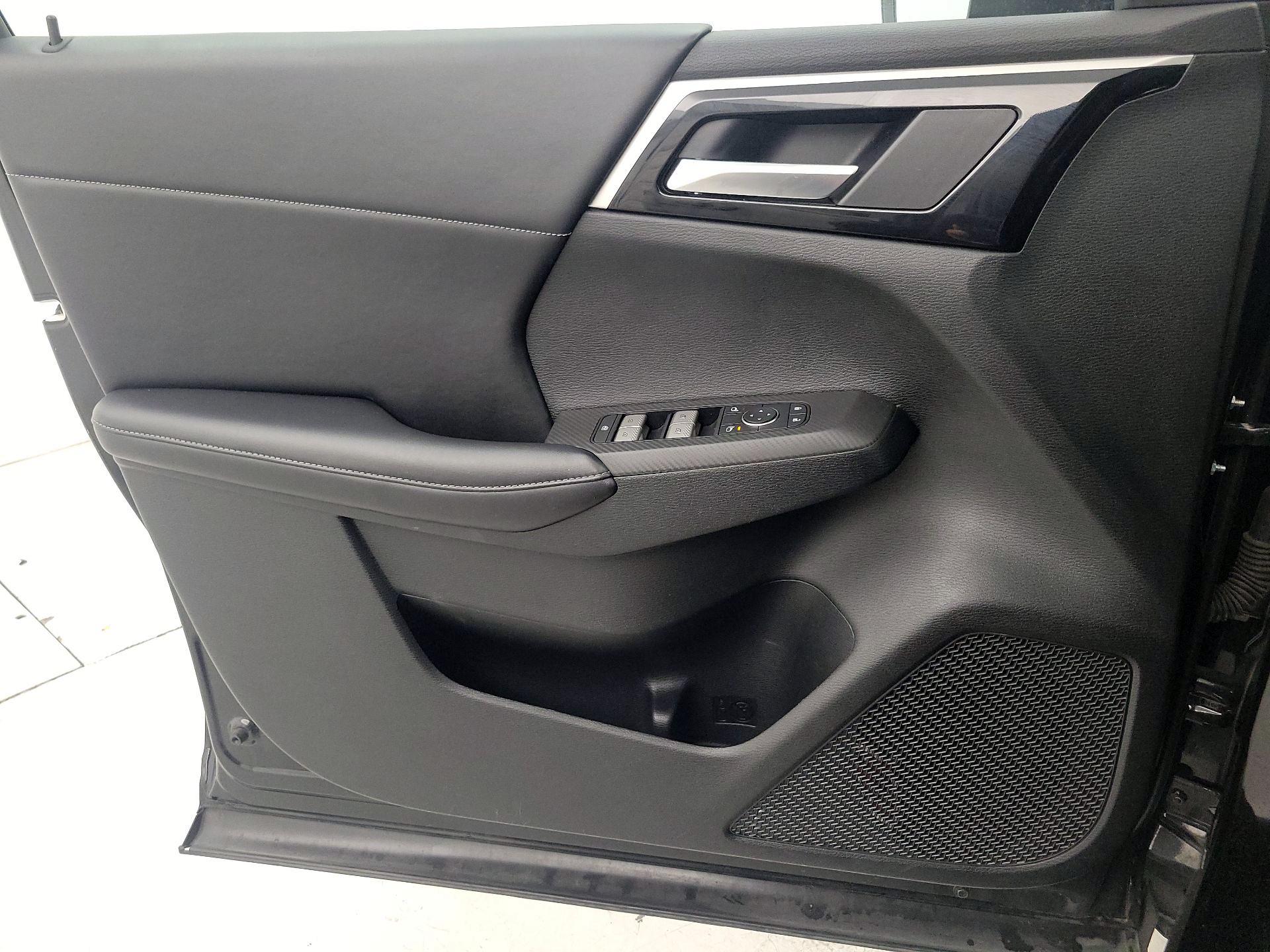 Thumbnail: 2022 Mitsubishi Outlander - 12