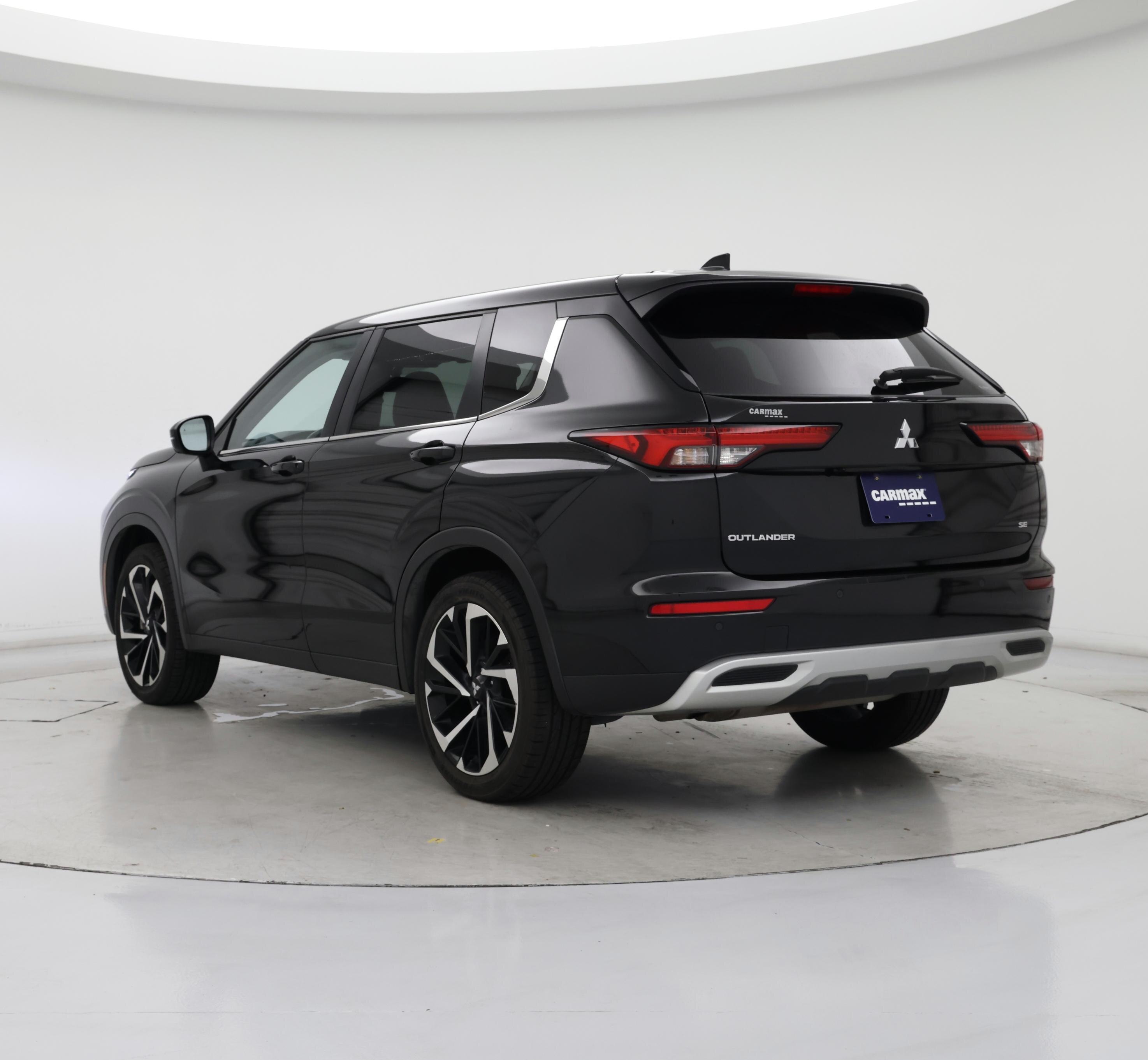 Thumbnail: 2022 Mitsubishi Outlander - 2