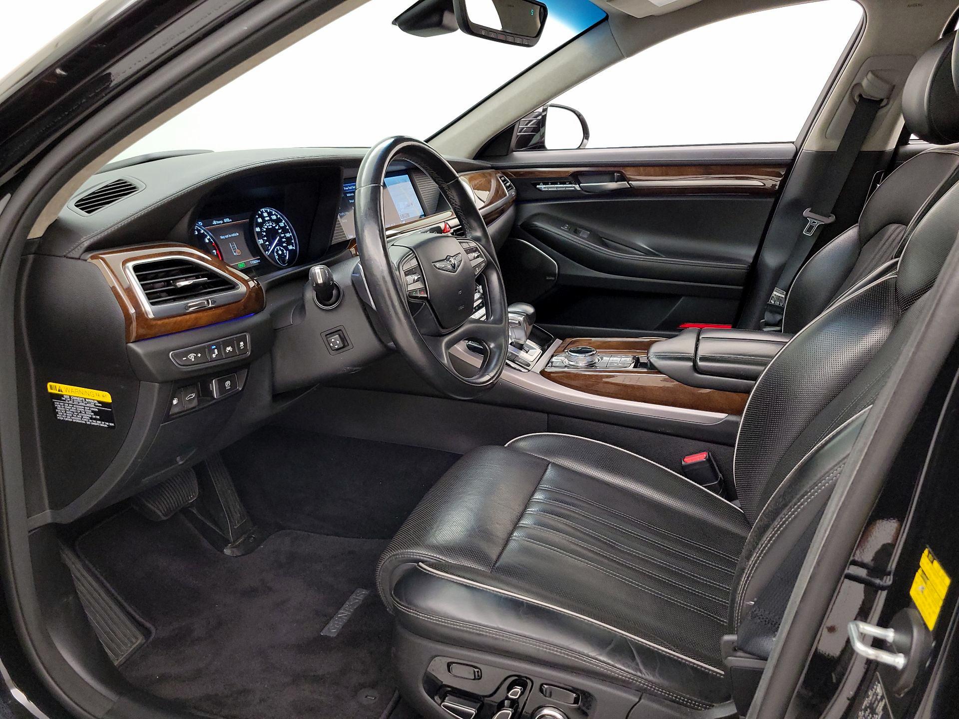 Thumbnail: 2017 Genesis G90 - 11