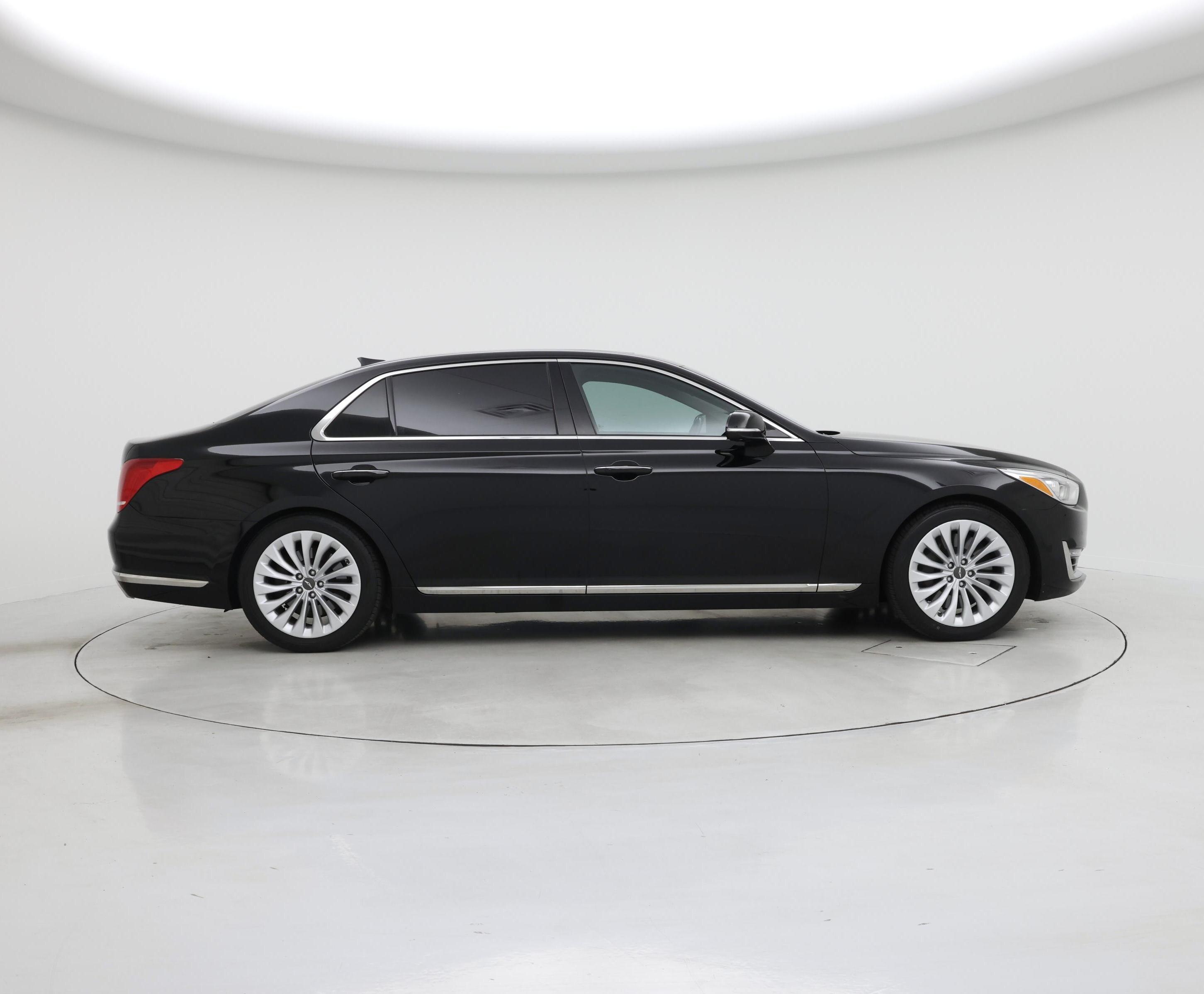 Thumbnail: 2017 Genesis G90 - 7