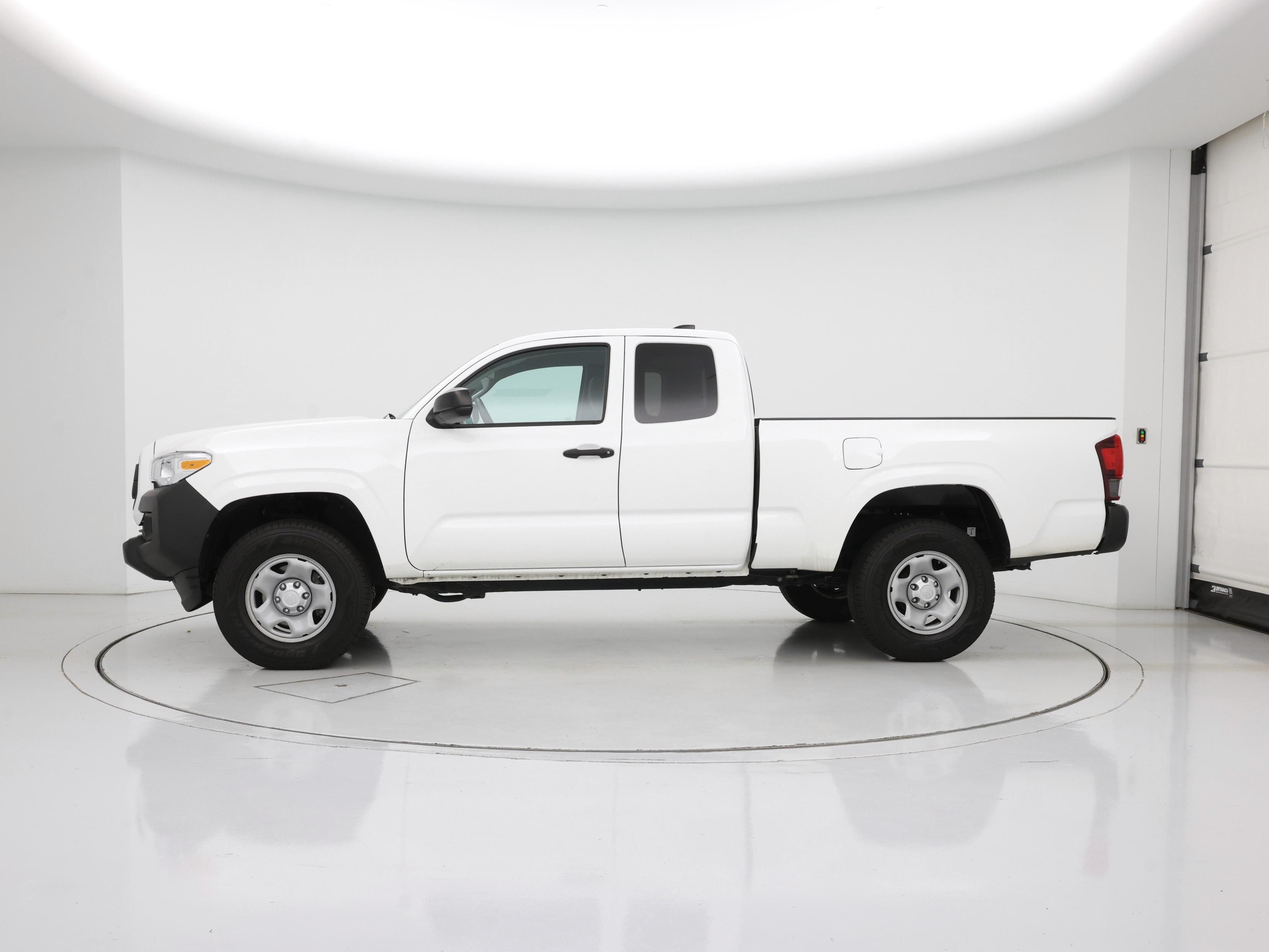 Thumbnail: 2023 Toyota Tacoma - 3