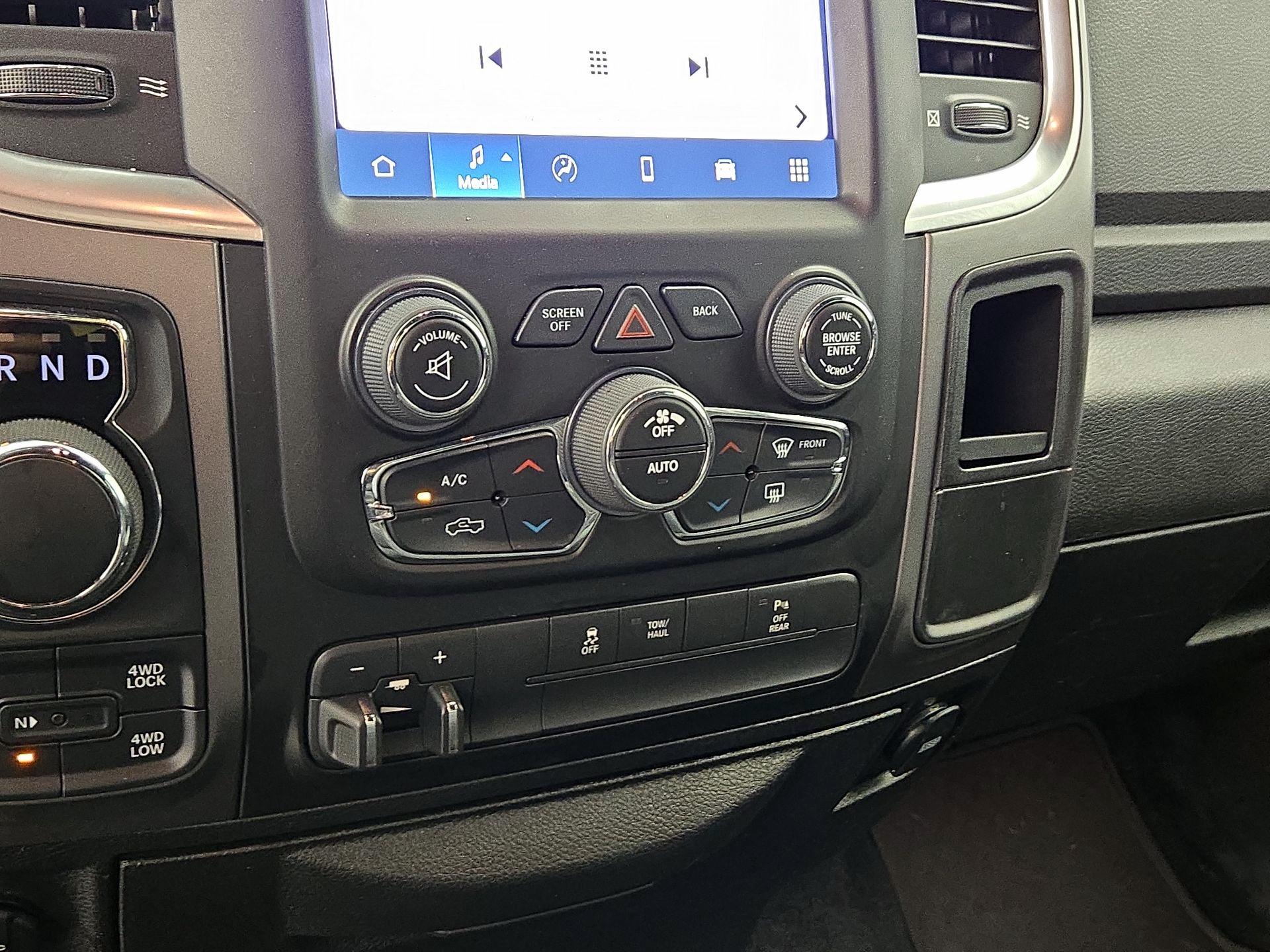 Thumbnail: 2022 RAM 1500 Classic - 16