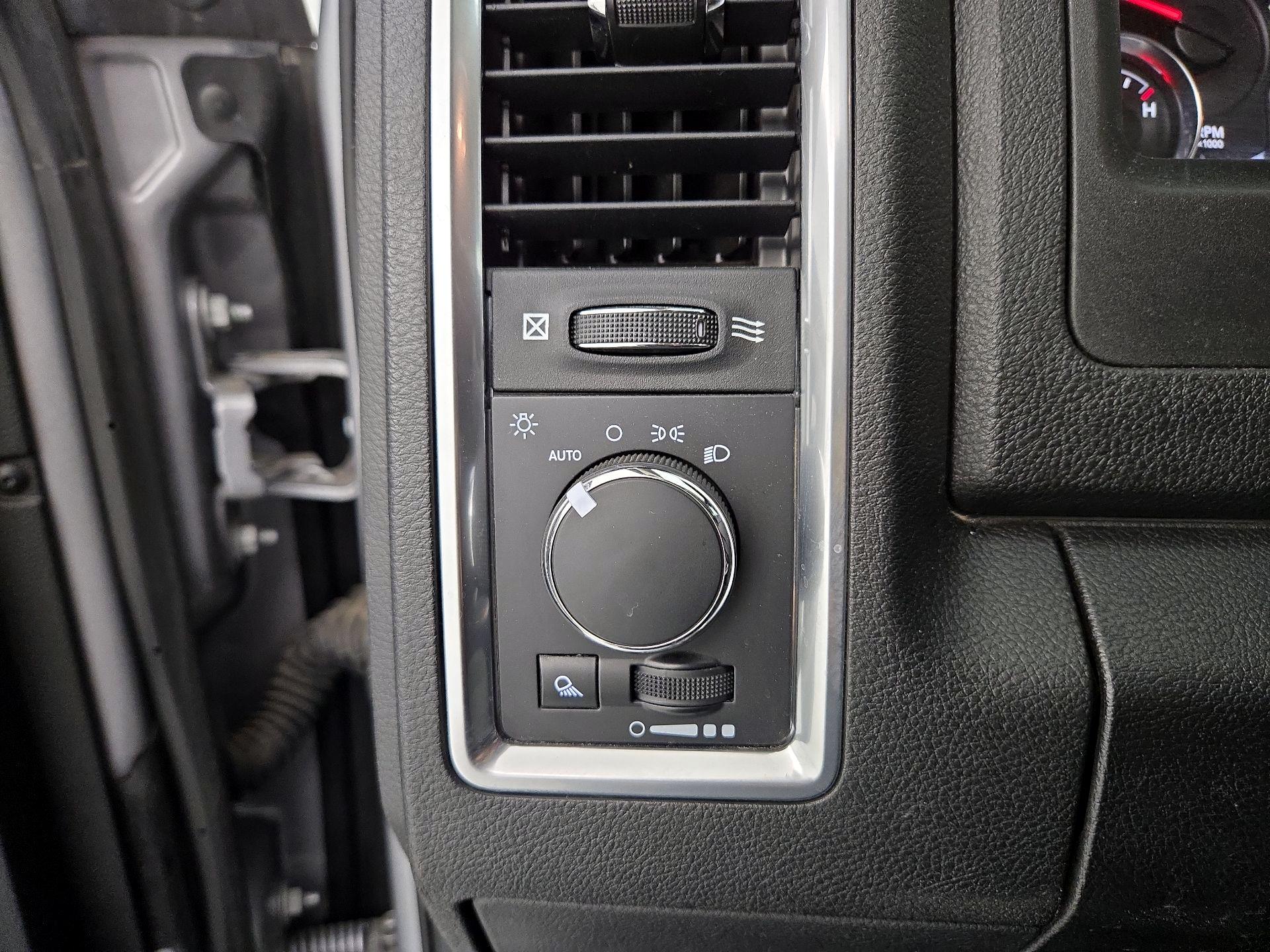 Thumbnail: 2023 RAM 1500 Classic - 13