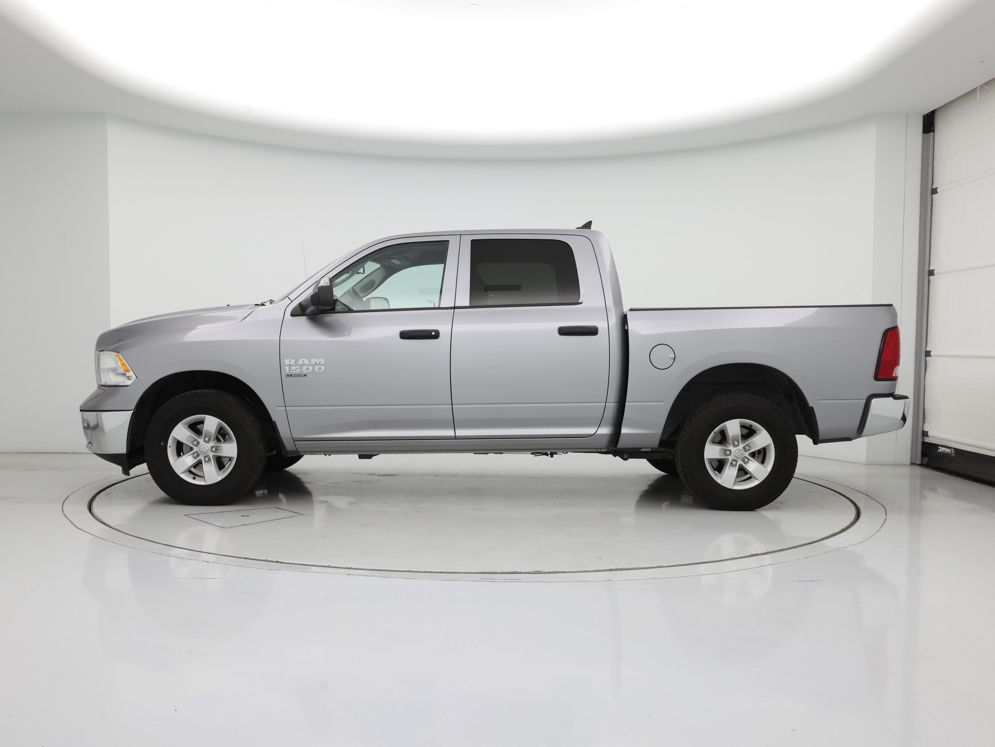 Thumbnail: 2023 RAM 1500 Classic - 3