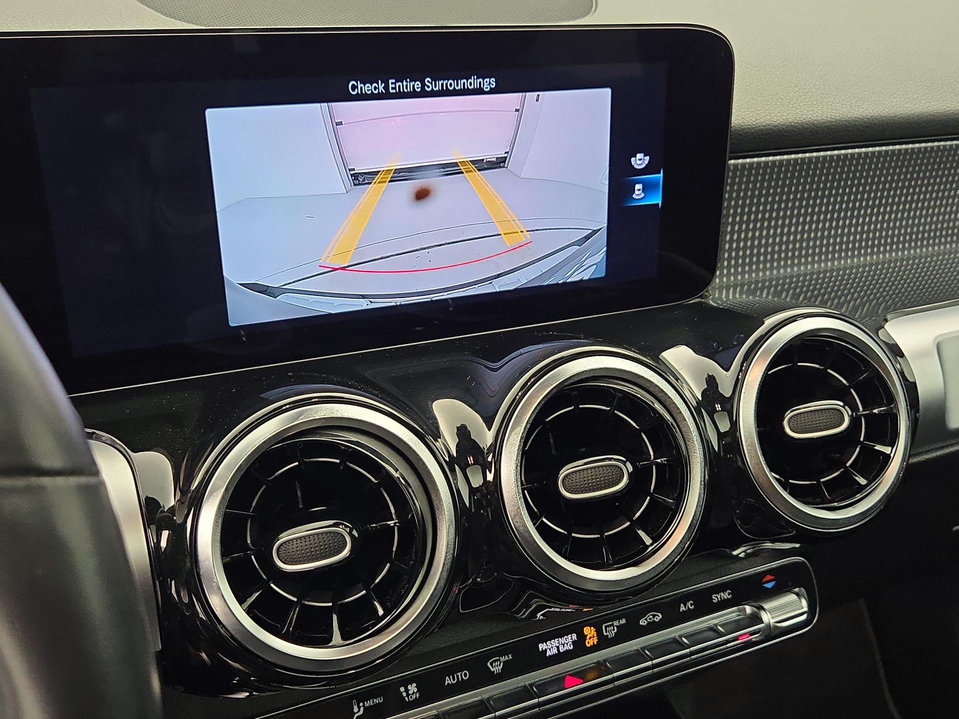 Thumbnail: 2023 Mercedes-Benz GLB - 15