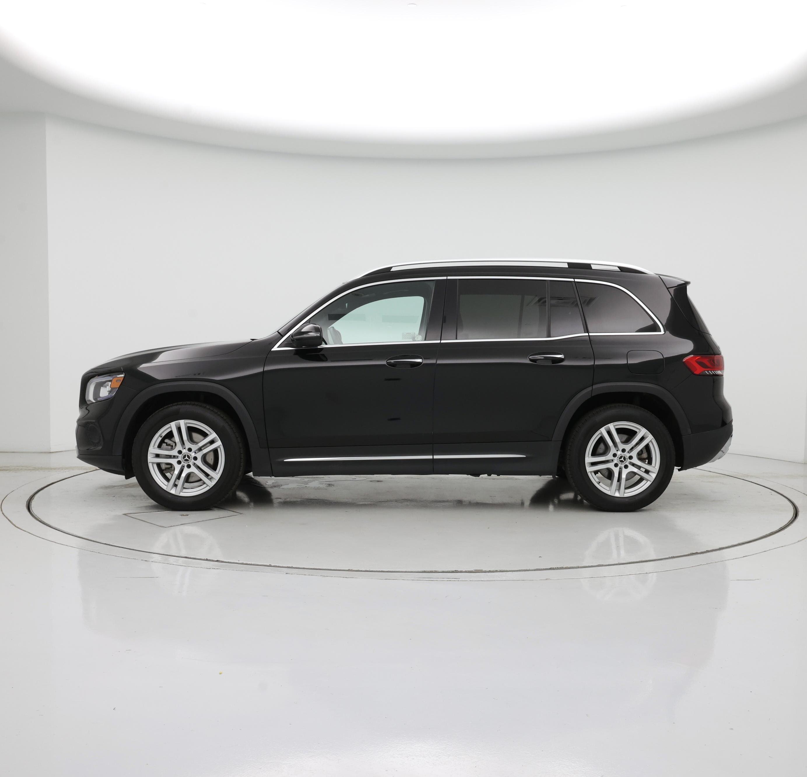 Thumbnail: 2023 Mercedes-Benz GLB - 3