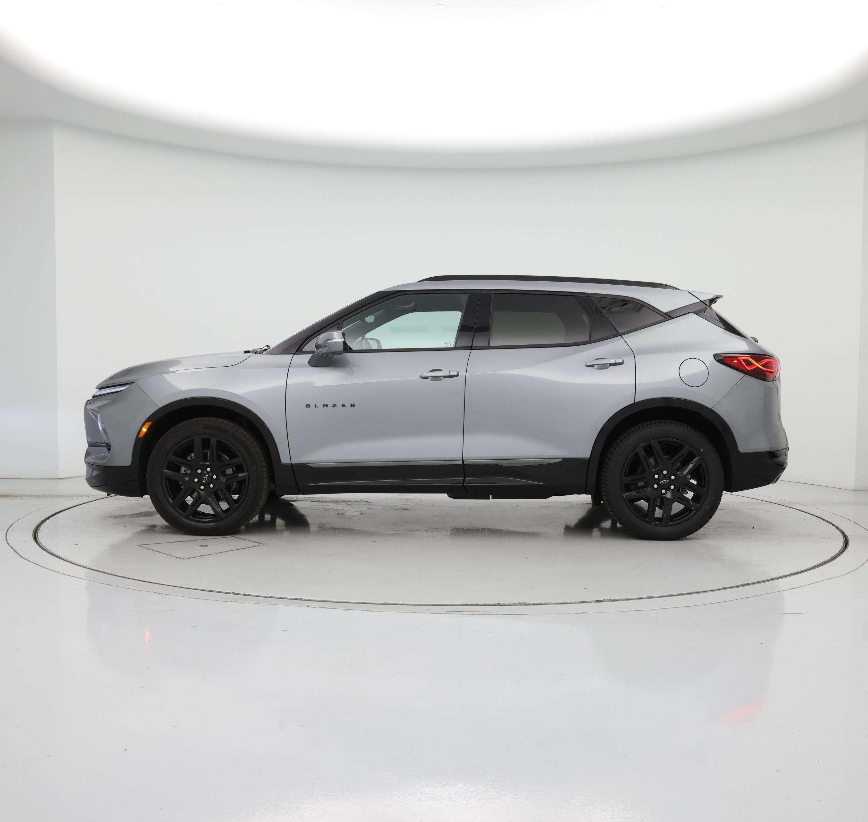 Thumbnail: 2023 Chevrolet Blazer - 3