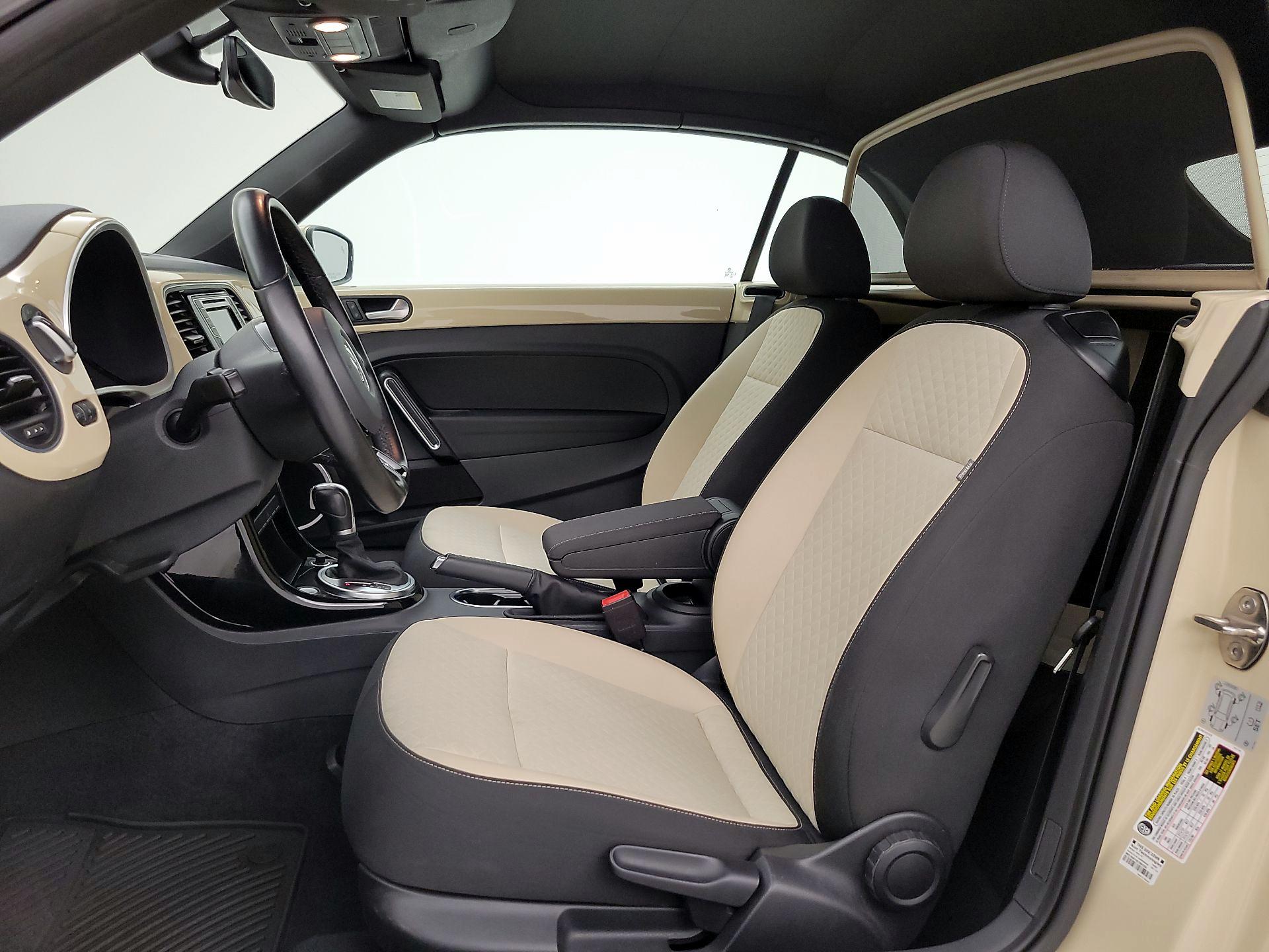 Thumbnail: 2019 Volkswagen Beetle - 11
