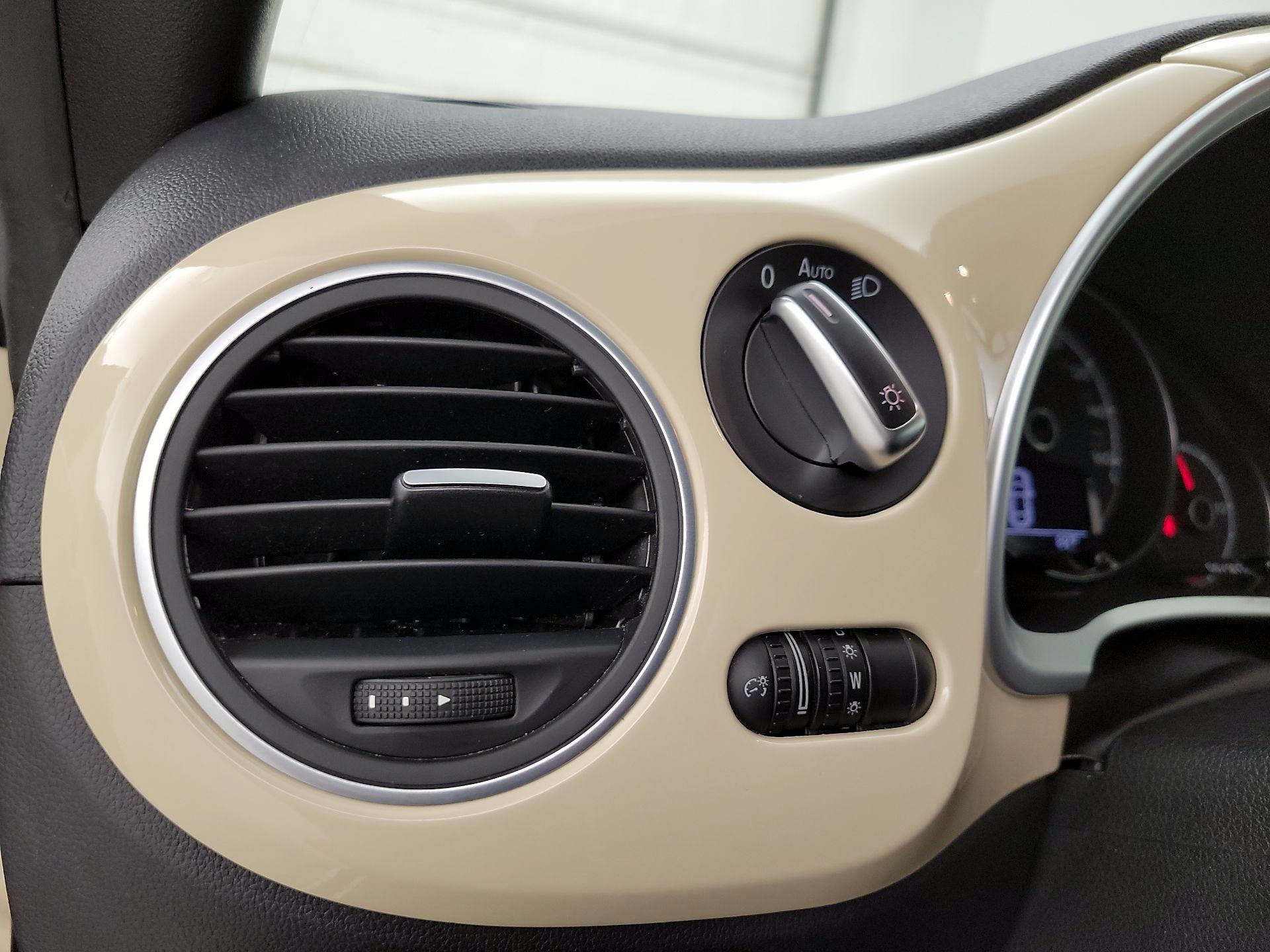 Thumbnail: 2019 Volkswagen Beetle - 13