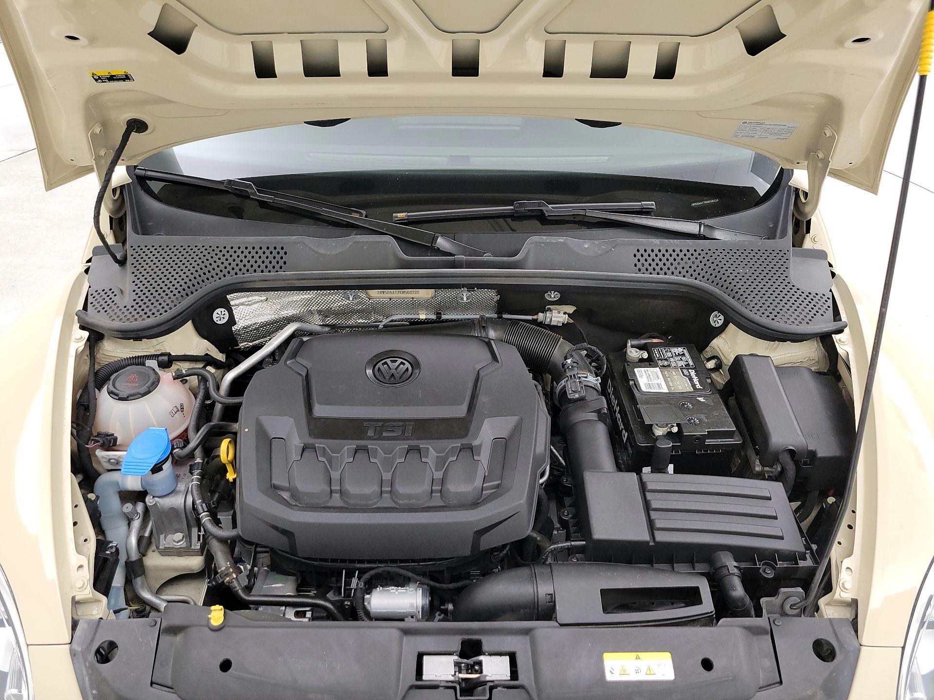 Thumbnail: 2019 Volkswagen Beetle - 20