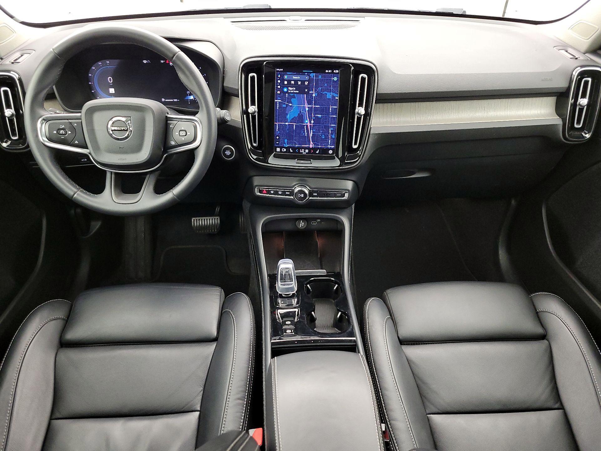 Thumbnail: 2023 Volvo XC40 - 9