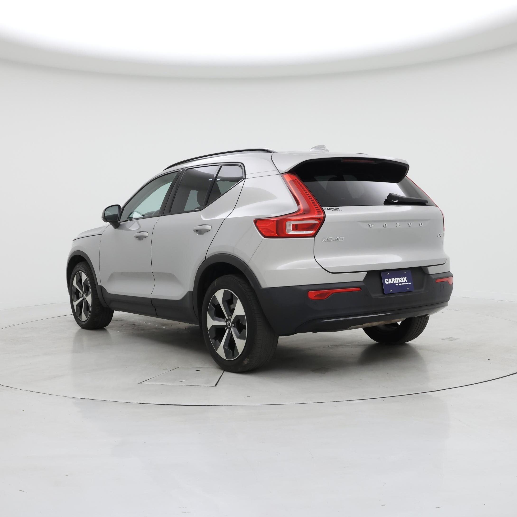 Thumbnail: 2023 Volvo XC40 - 2