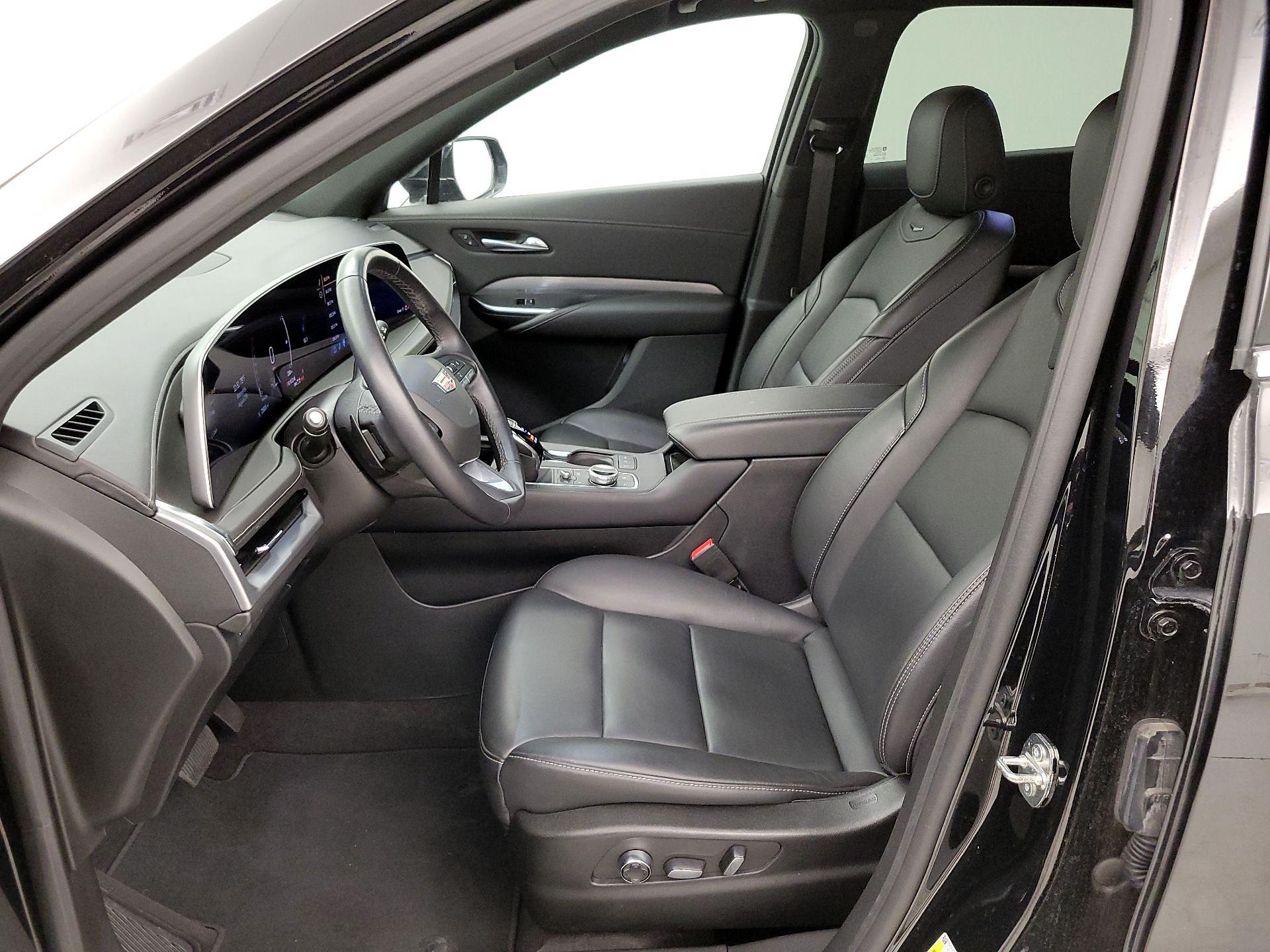 Thumbnail: 2024 Cadillac XT4 - 11