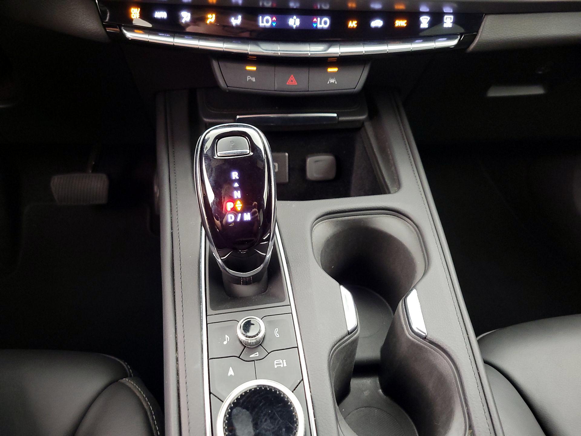 Thumbnail: 2024 Cadillac XT4 - 17