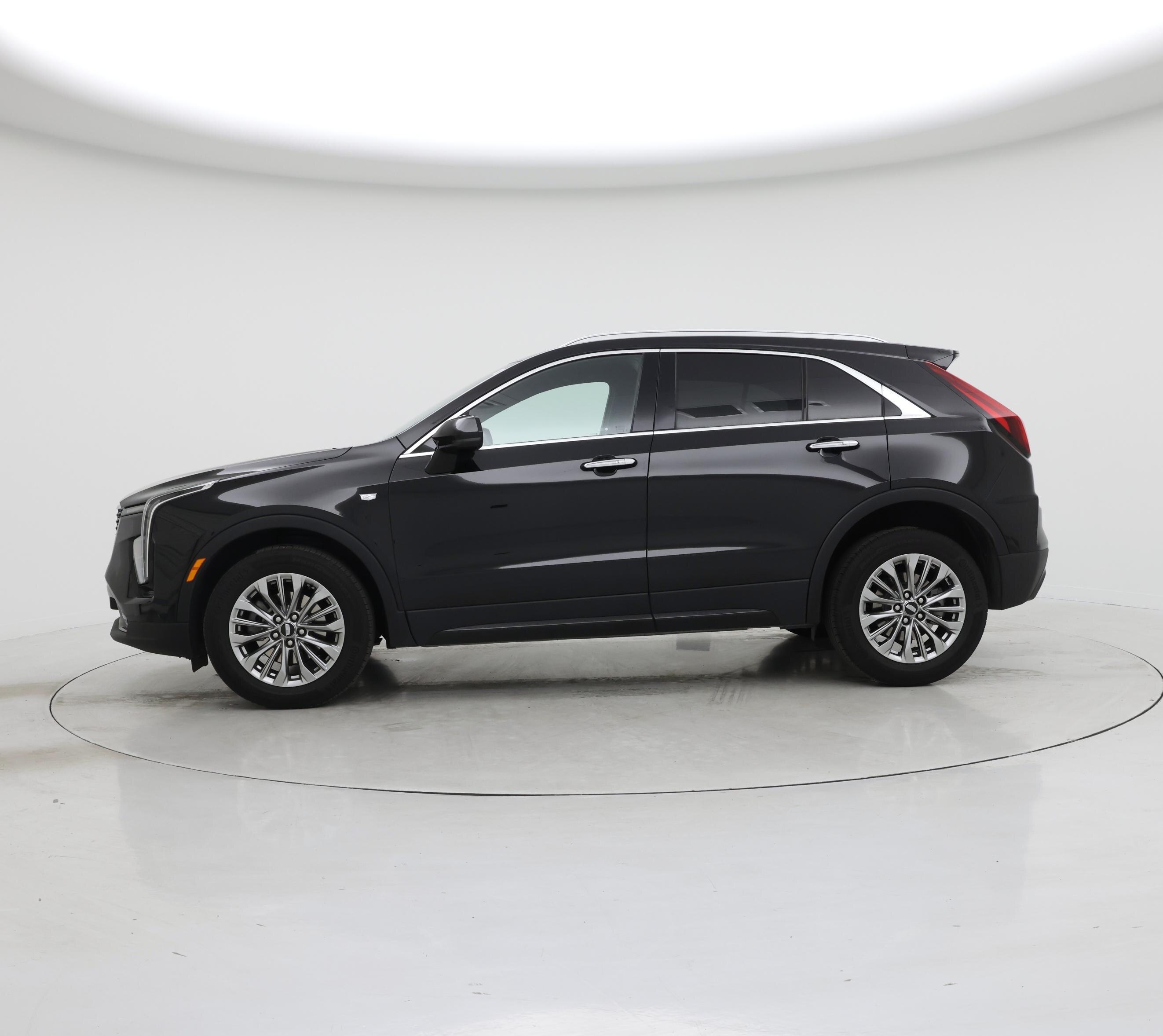 Thumbnail: 2024 Cadillac XT4 - 3