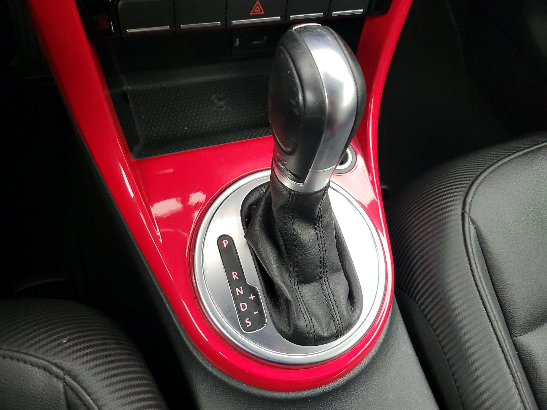 Thumbnail: 2019 Volkswagen Beetle - 17