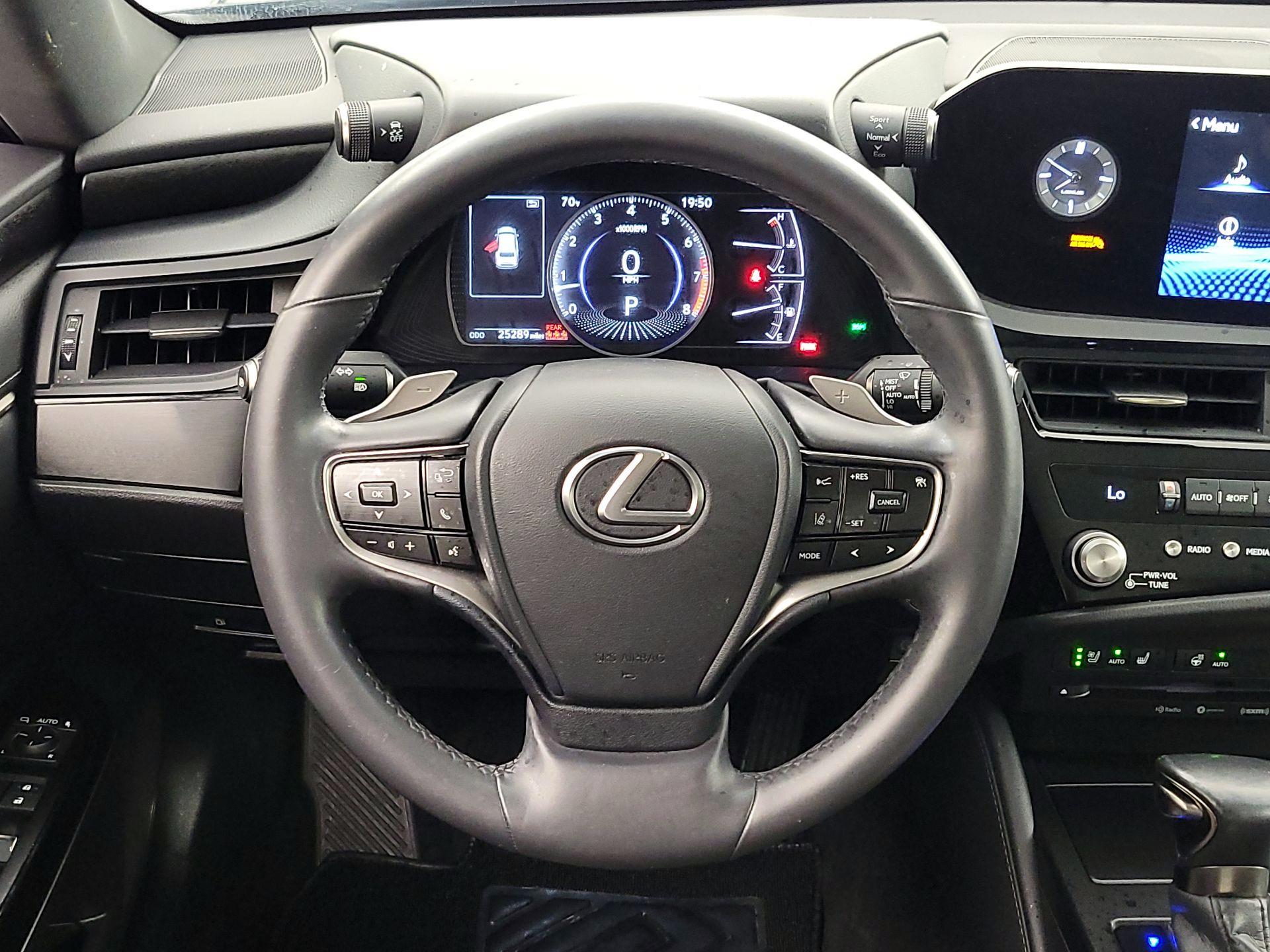 Thumbnail: 2022 Lexus ES - 10