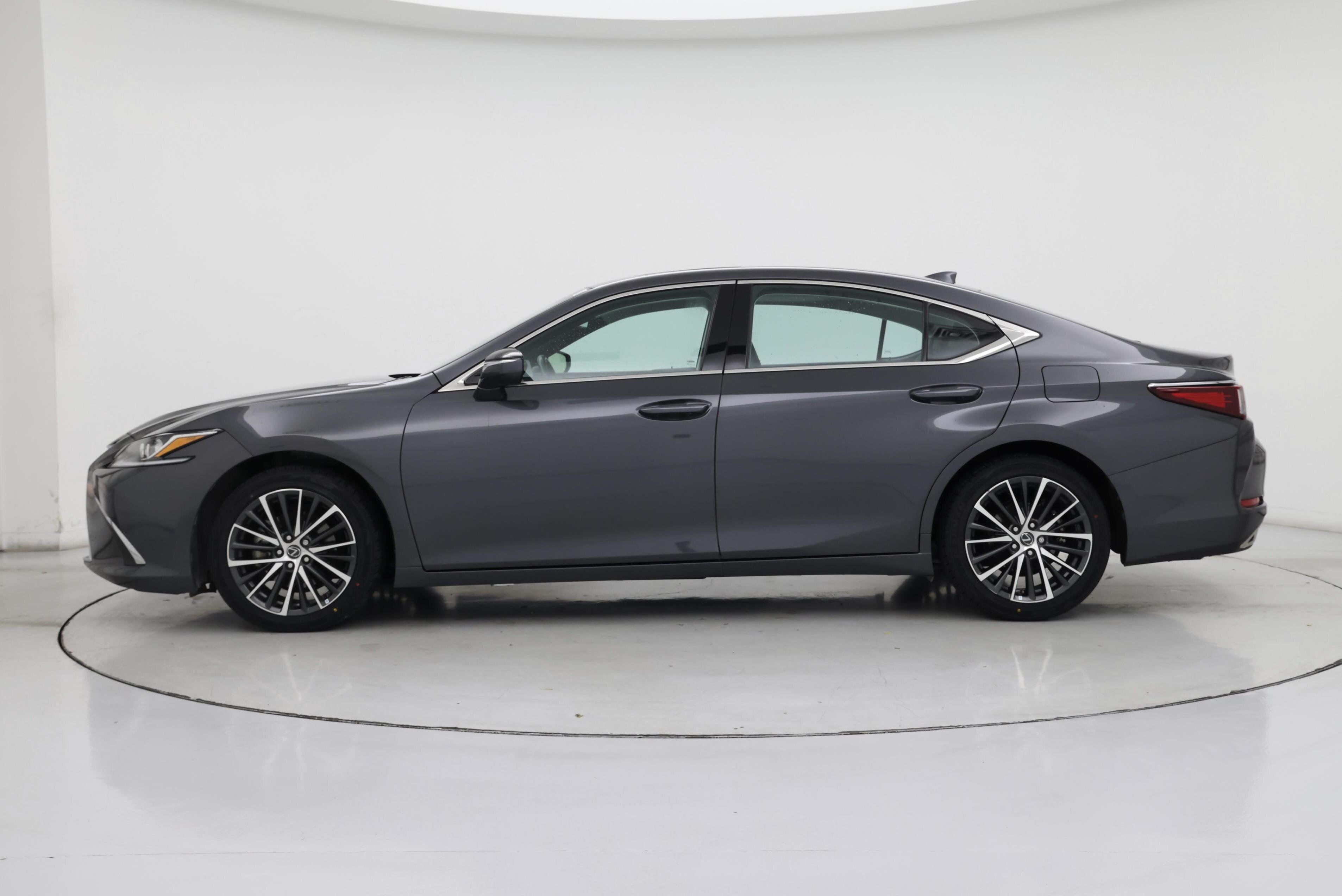 Thumbnail: 2022 Lexus ES - 3