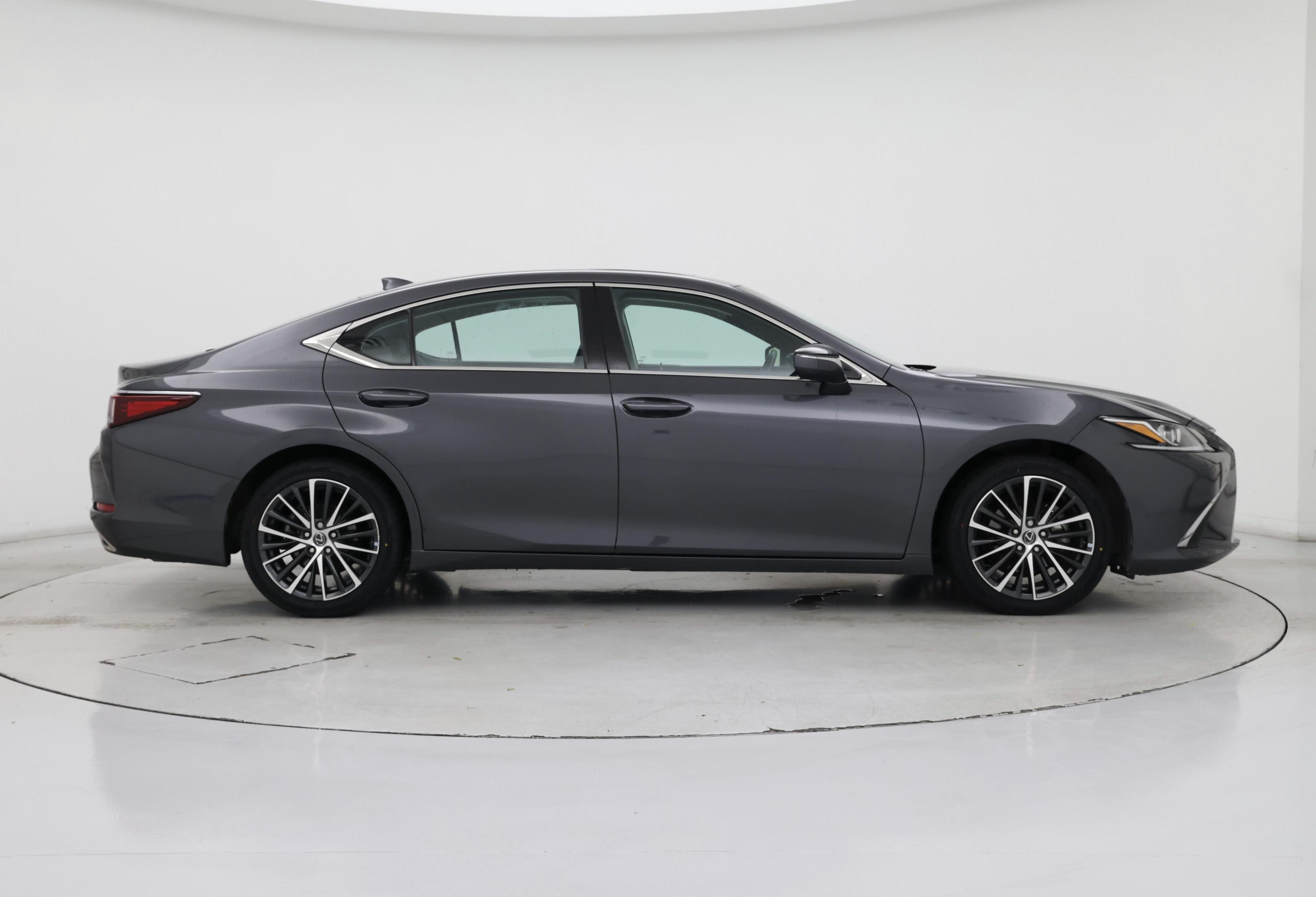 Thumbnail: 2022 Lexus ES - 7