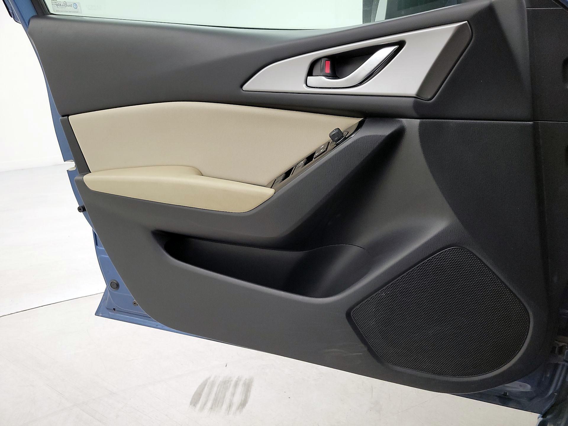 Thumbnail: 2017 Mazda Mazda3 - 12