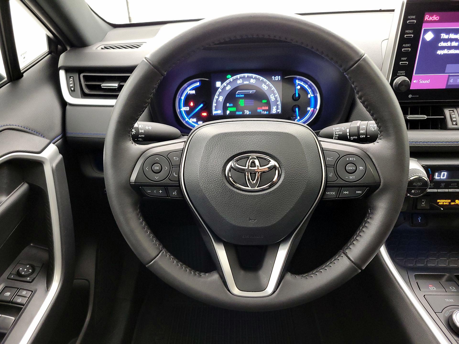 Thumbnail: 2022 Toyota RAV4 - 10