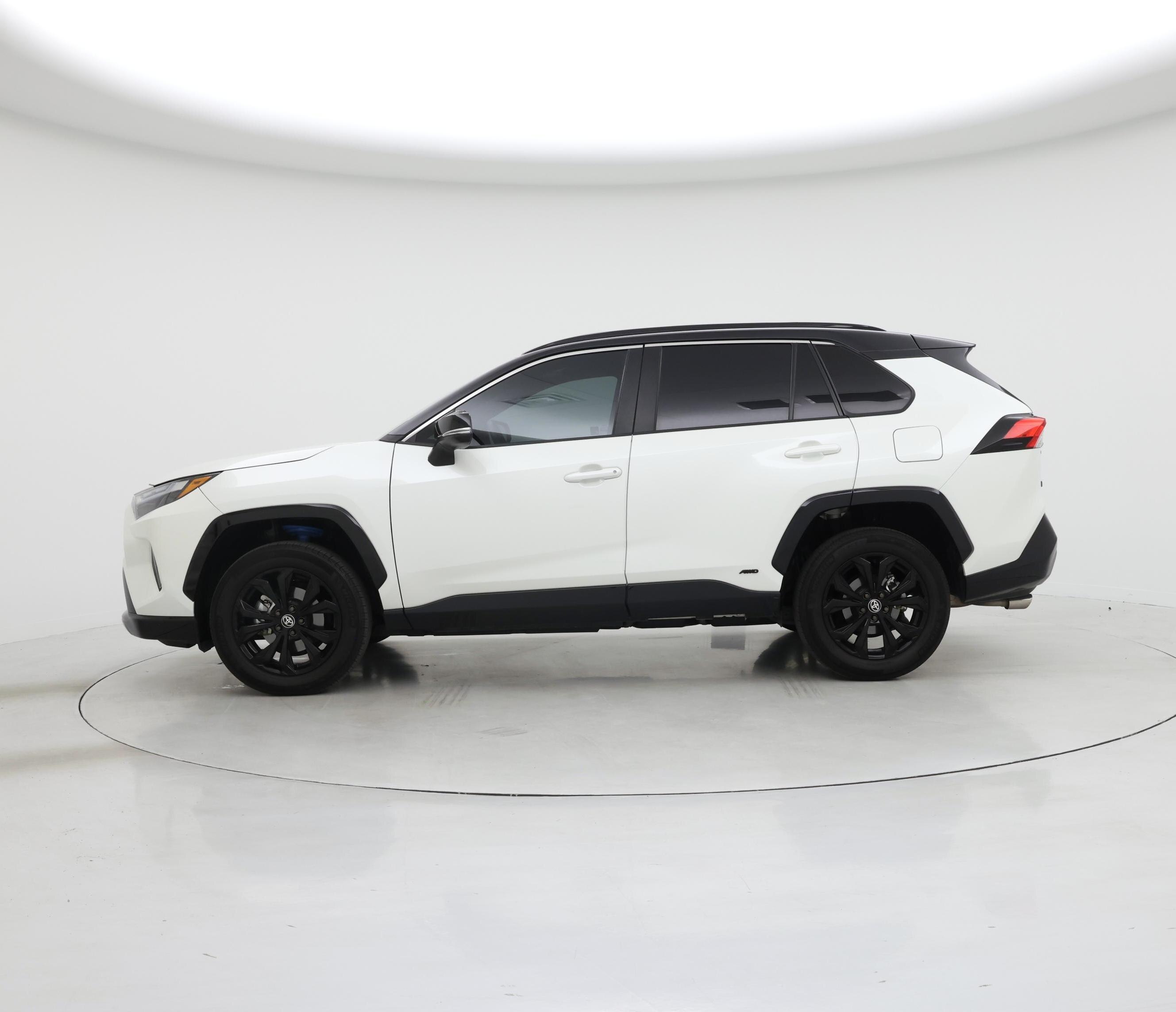 Thumbnail: 2022 Toyota RAV4 - 3