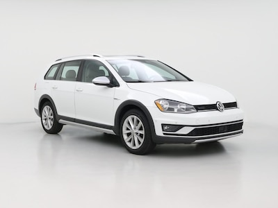 White 2017 Volkswagen Golf Alltrack SE