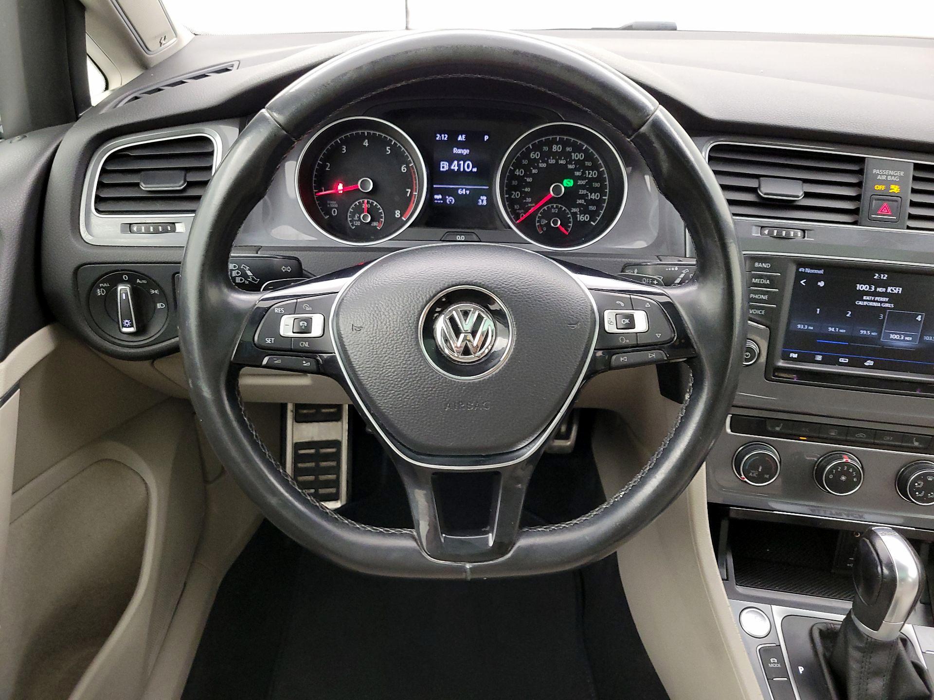 Thumbnail: 2017 Volkswagen Golf - 10