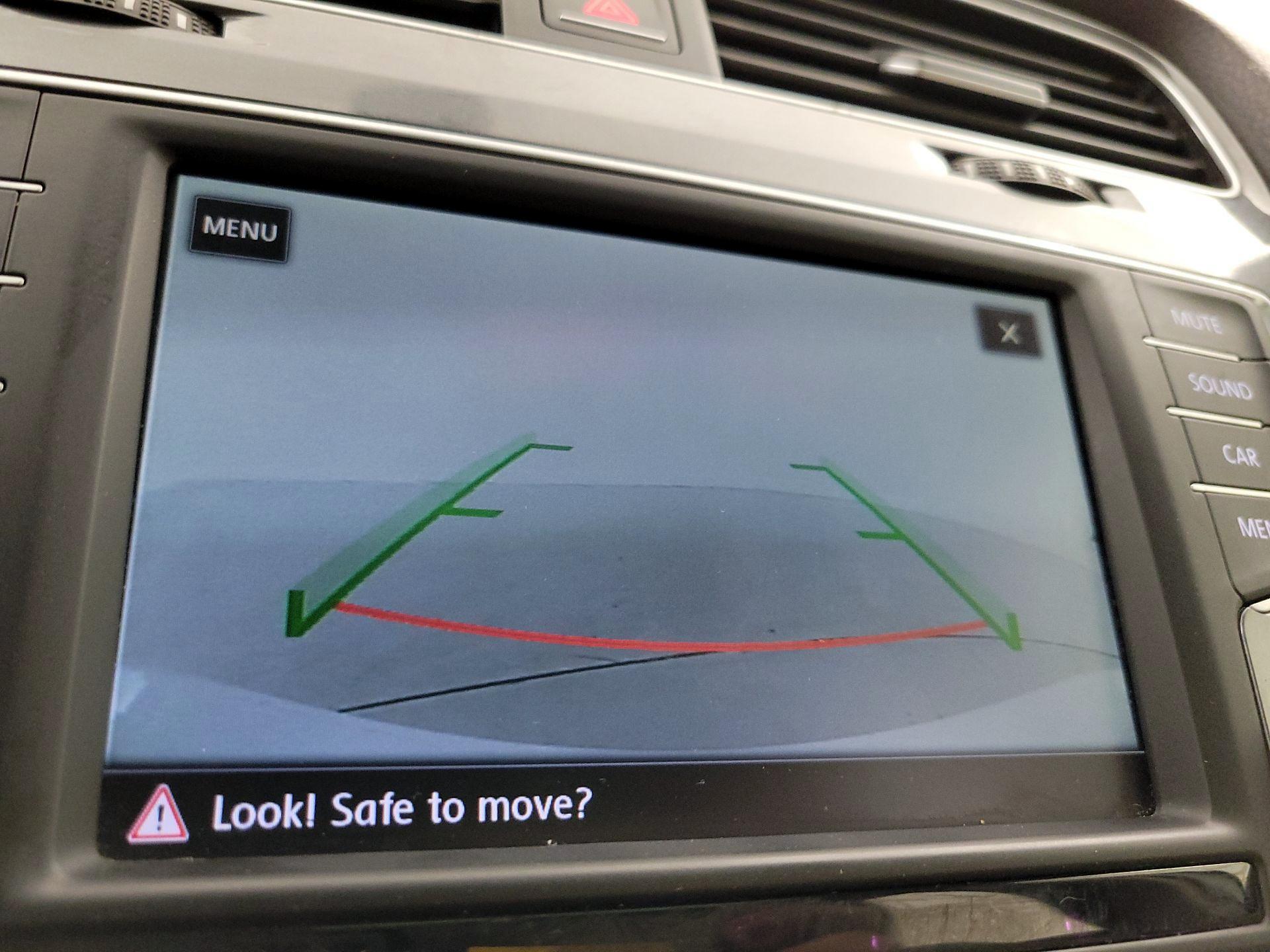 Thumbnail: 2017 Volkswagen Golf - 14