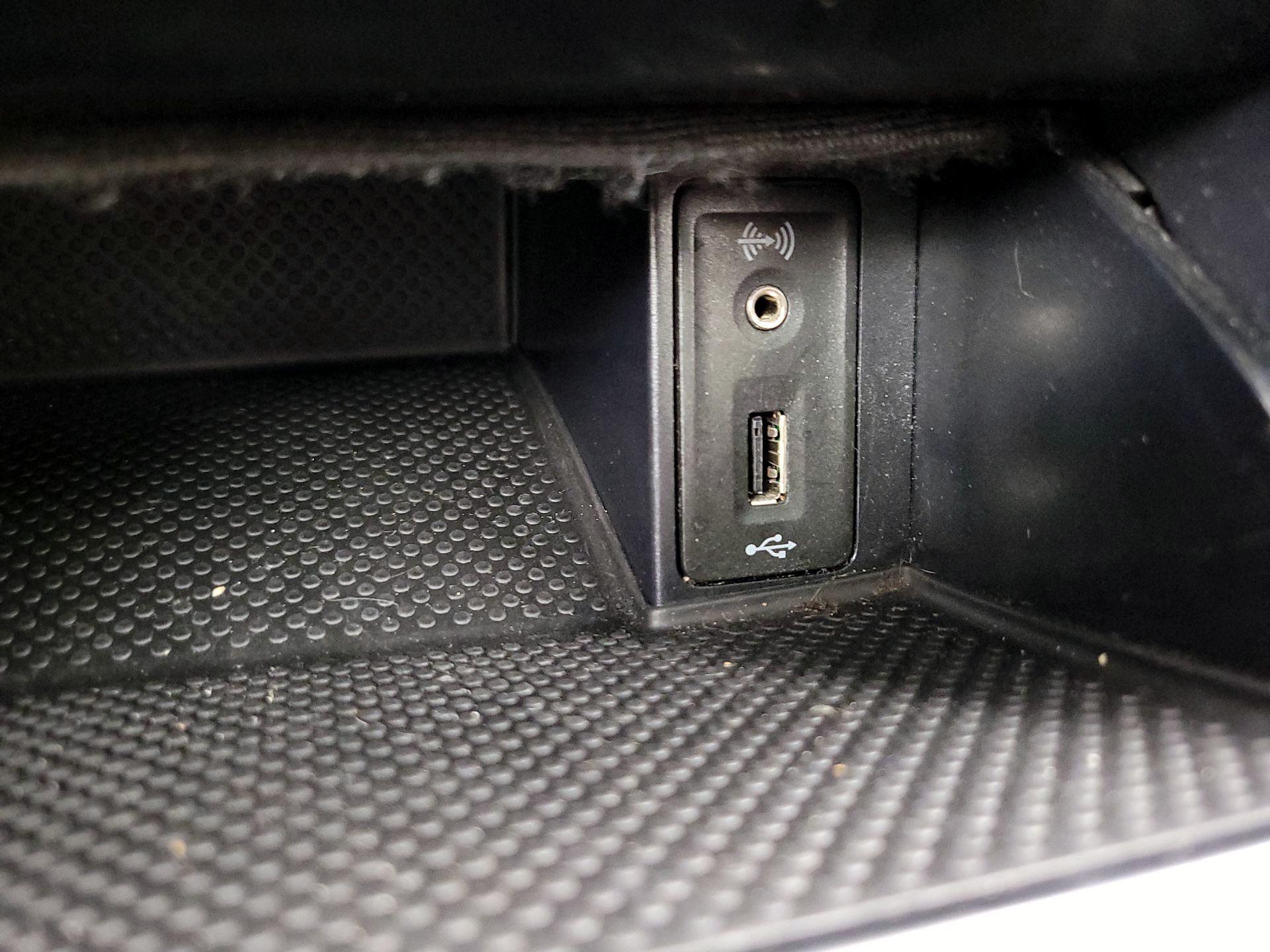 Thumbnail: 2017 Volkswagen Golf - 18