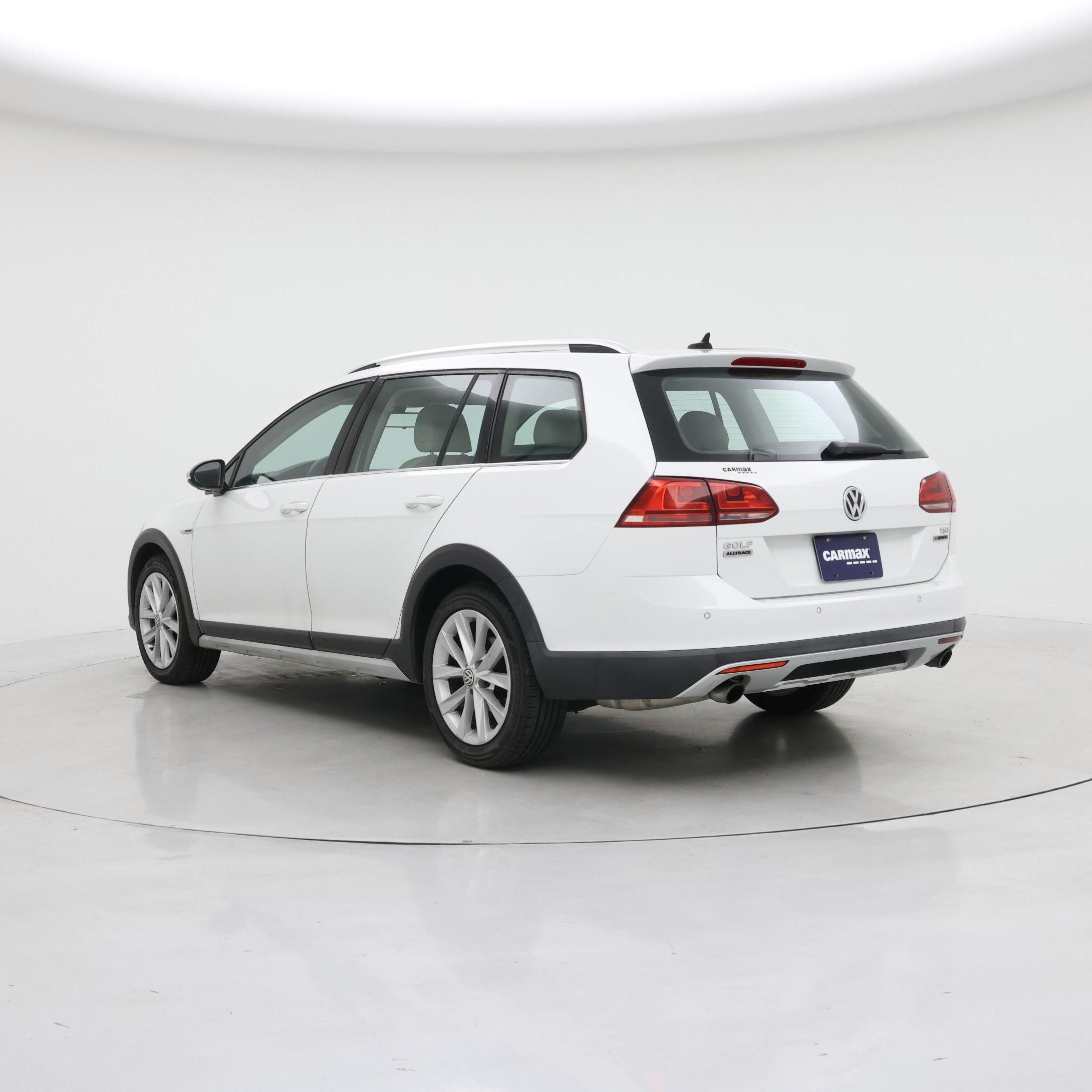 Thumbnail: 2017 Volkswagen Golf - 2