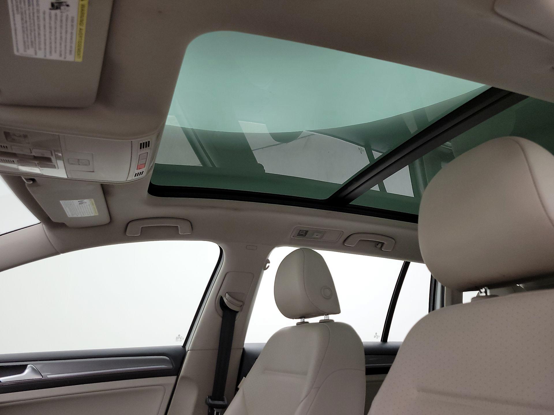 Thumbnail: 2017 Volkswagen Golf - 19