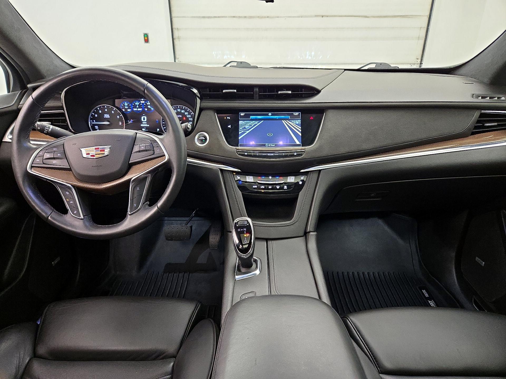 Thumbnail: 2017 Cadillac XT5 - 9