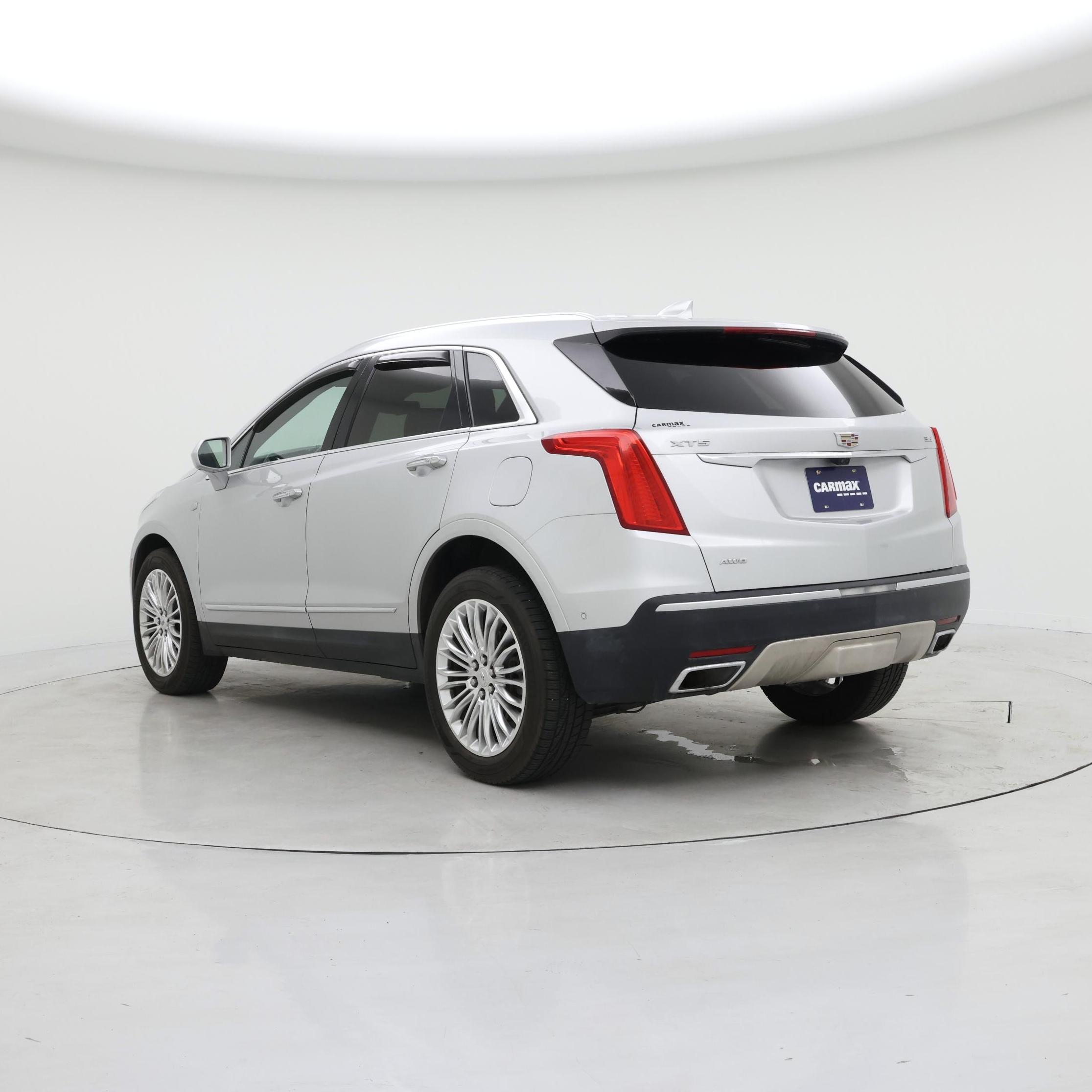 Thumbnail: 2017 Cadillac XT5 - 2