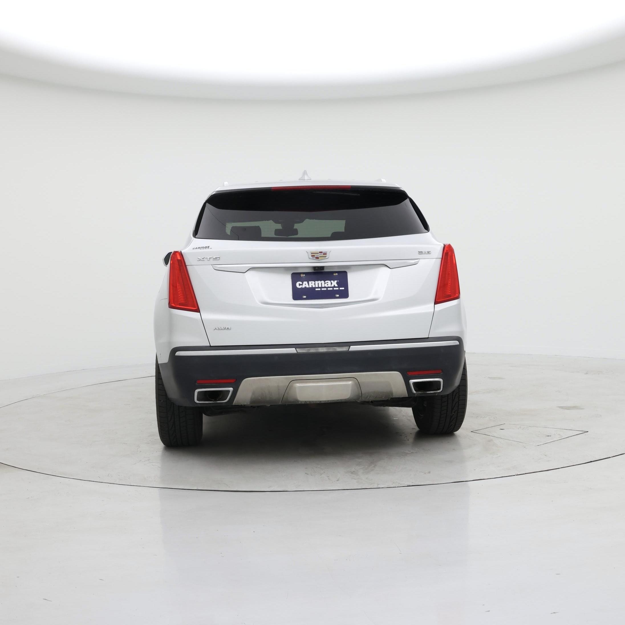 Thumbnail: 2017 Cadillac XT5 - 6