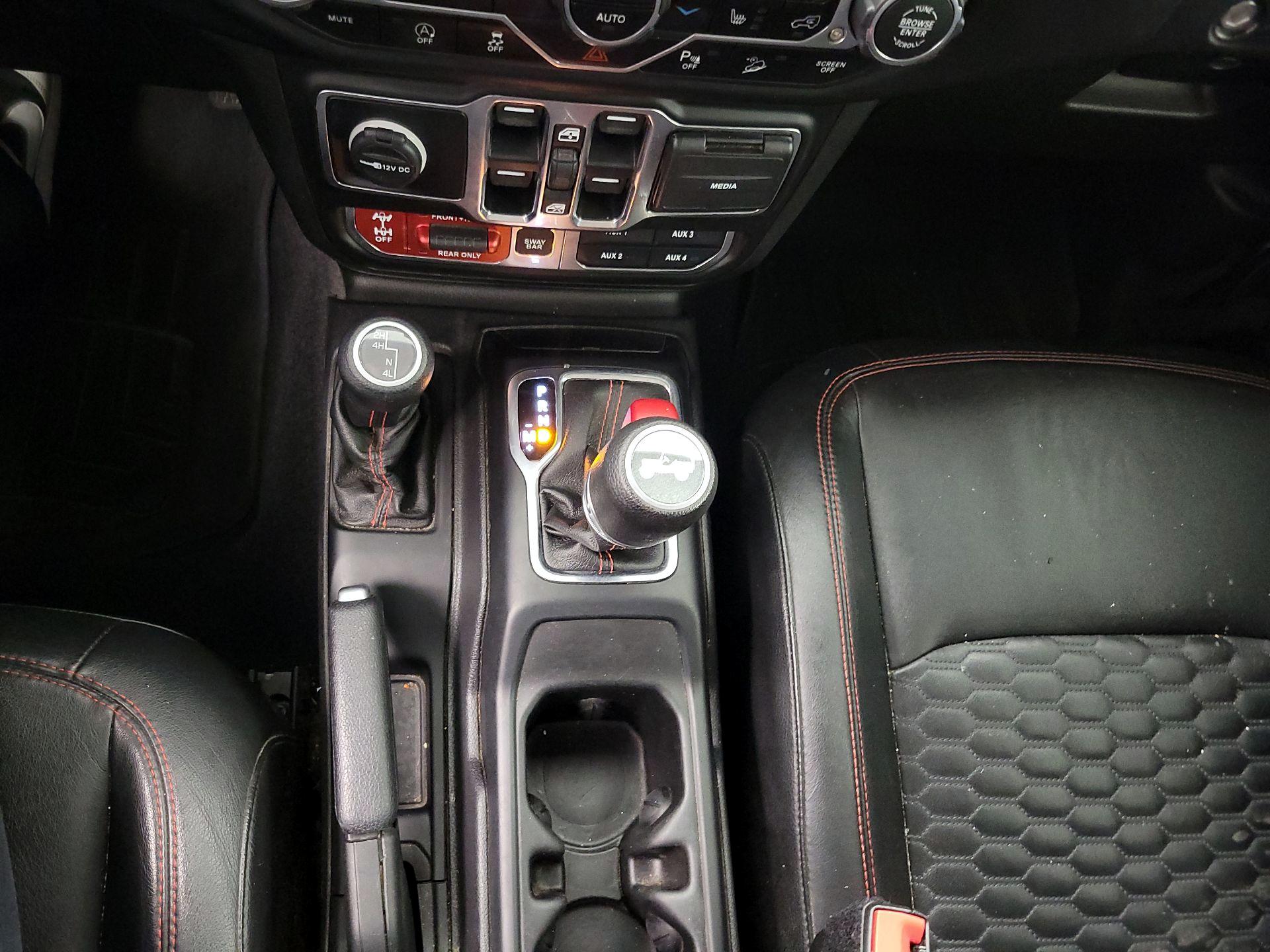 Thumbnail: 2020 Jeep Wrangler - 18
