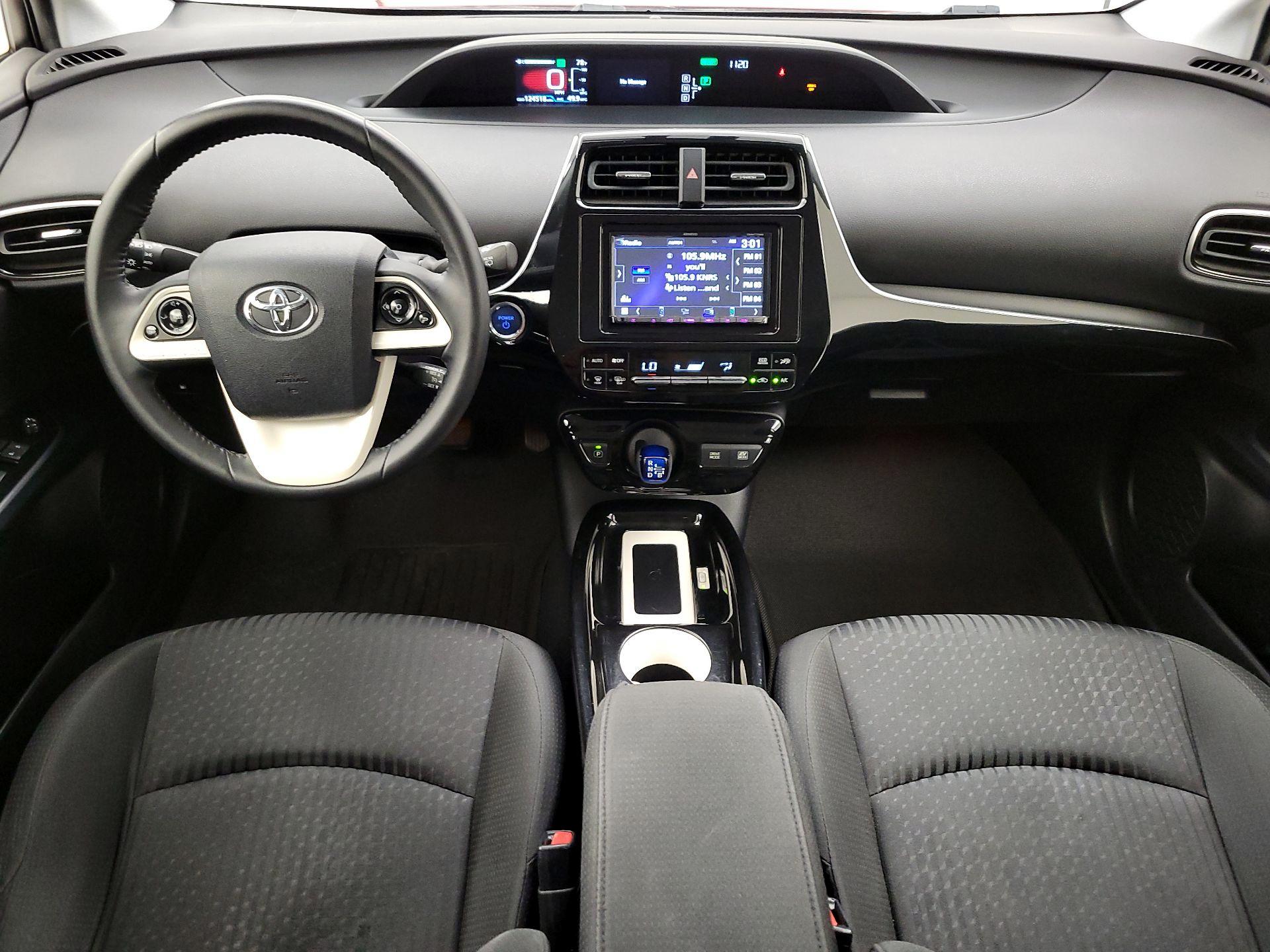 Thumbnail: 2016 Toyota Prius - 9