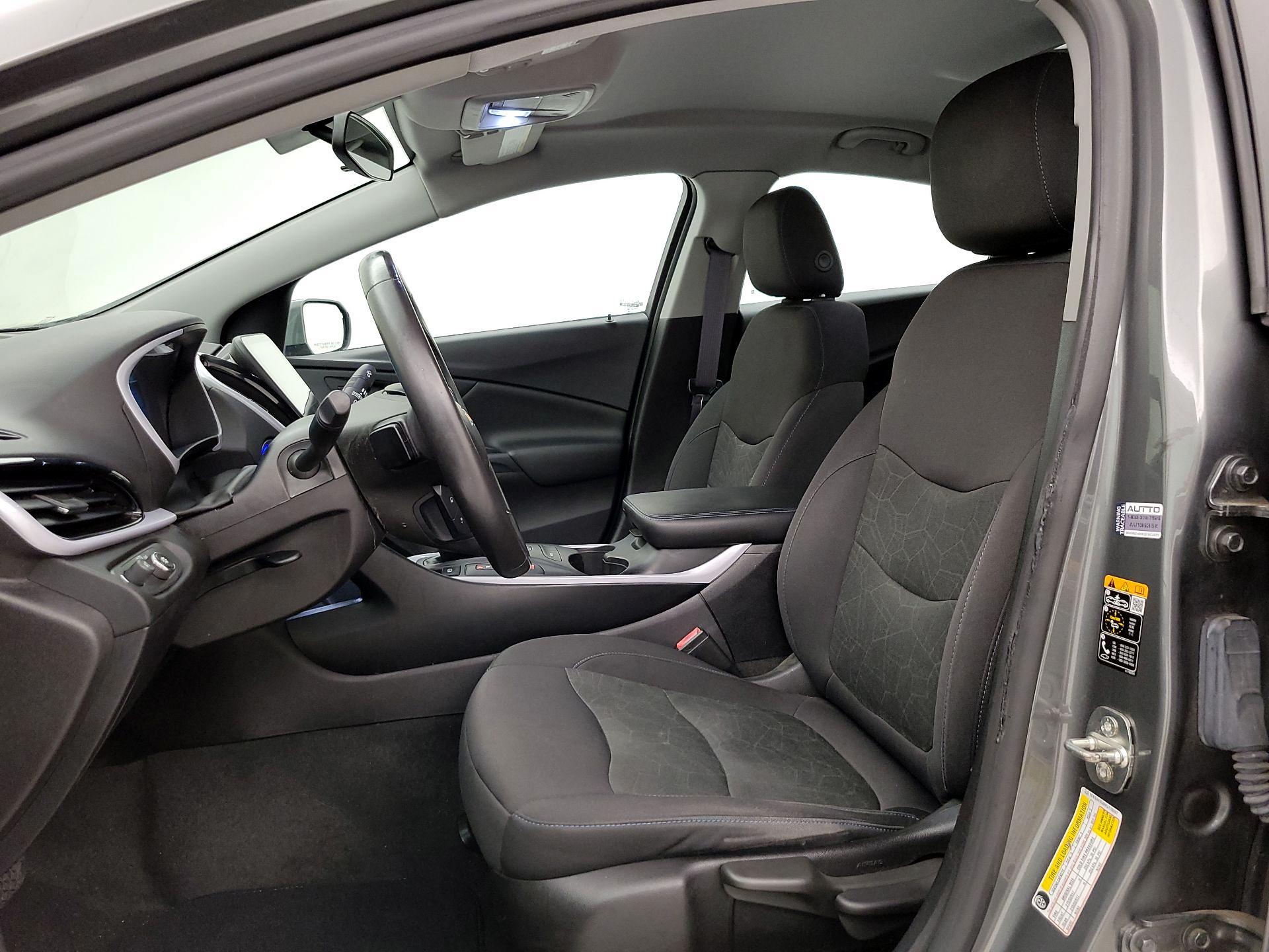 Thumbnail: 2017 Chevrolet Volt - 11