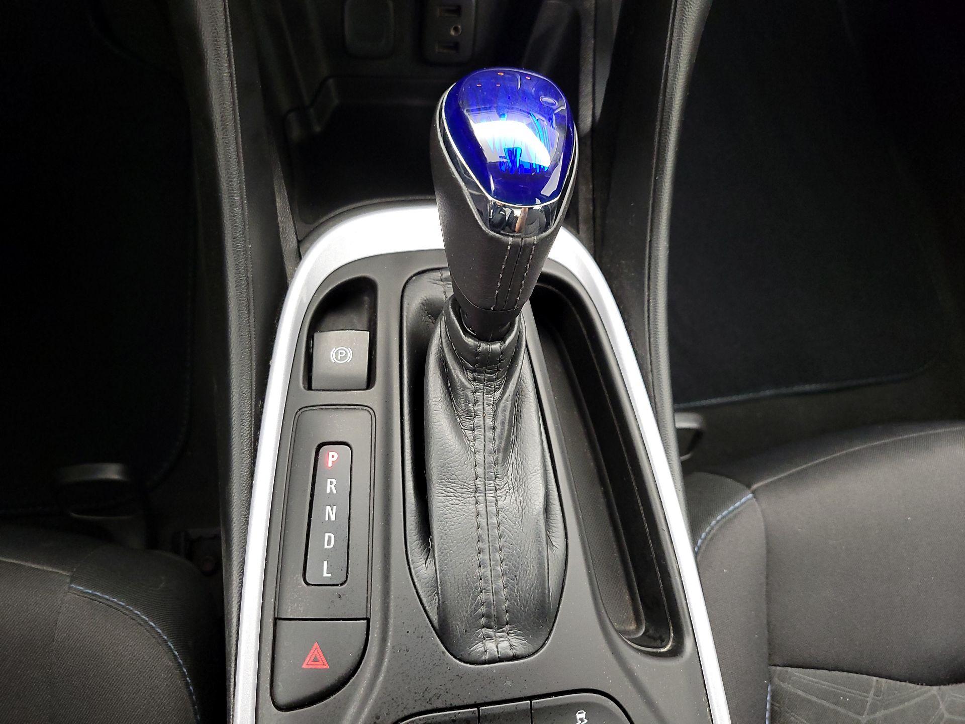 Thumbnail: 2017 Chevrolet Volt - 17