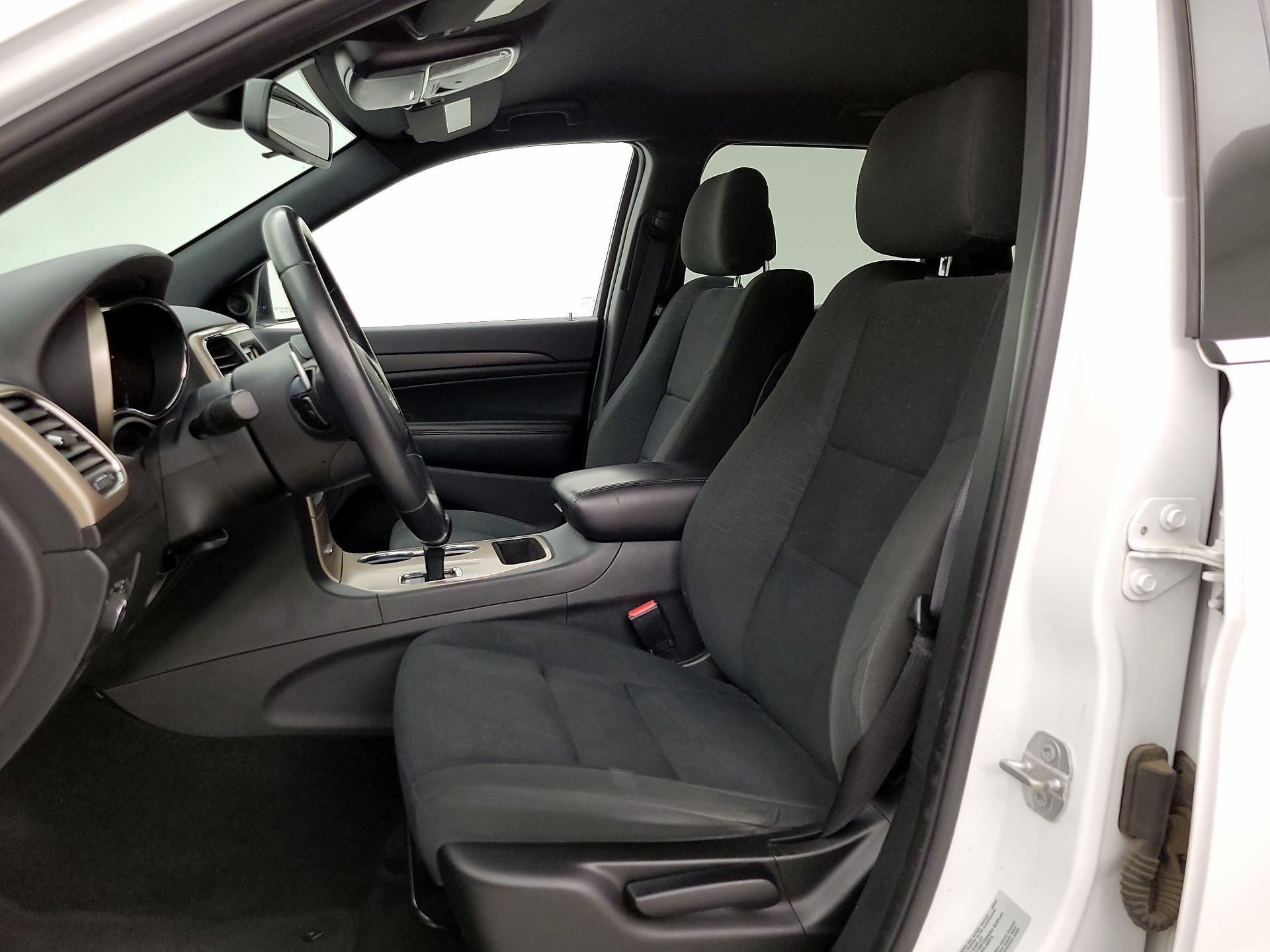 Thumbnail: 2015 Jeep Grand Cherokee - 11