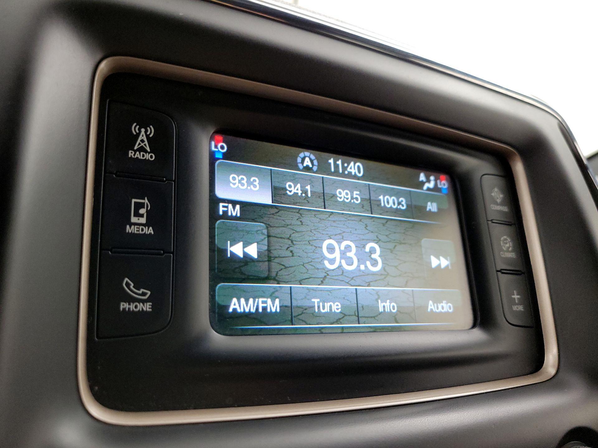 Thumbnail: 2015 Jeep Grand Cherokee - 14